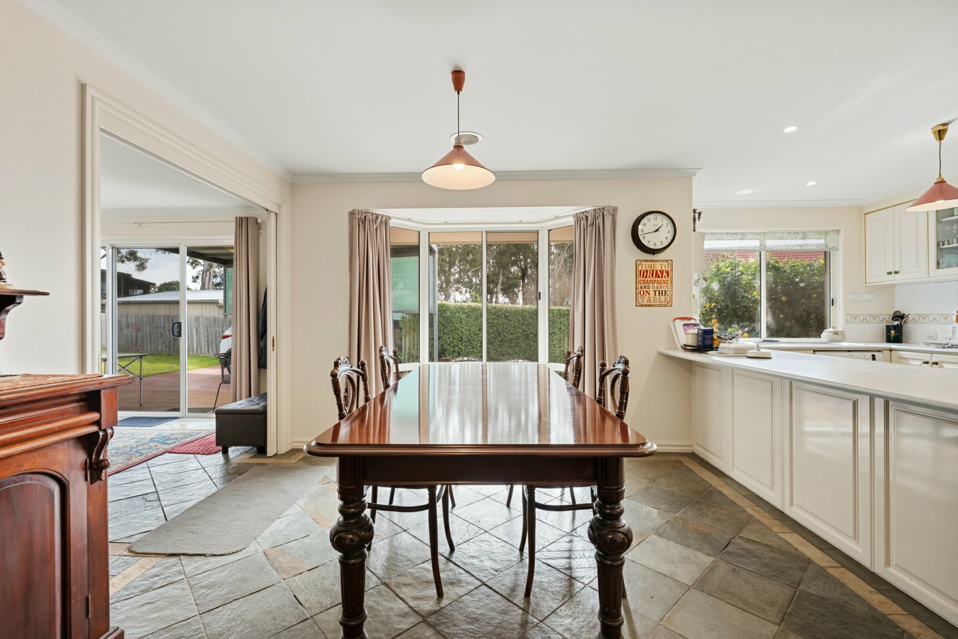 9 Newton Close — photo 2 of 19