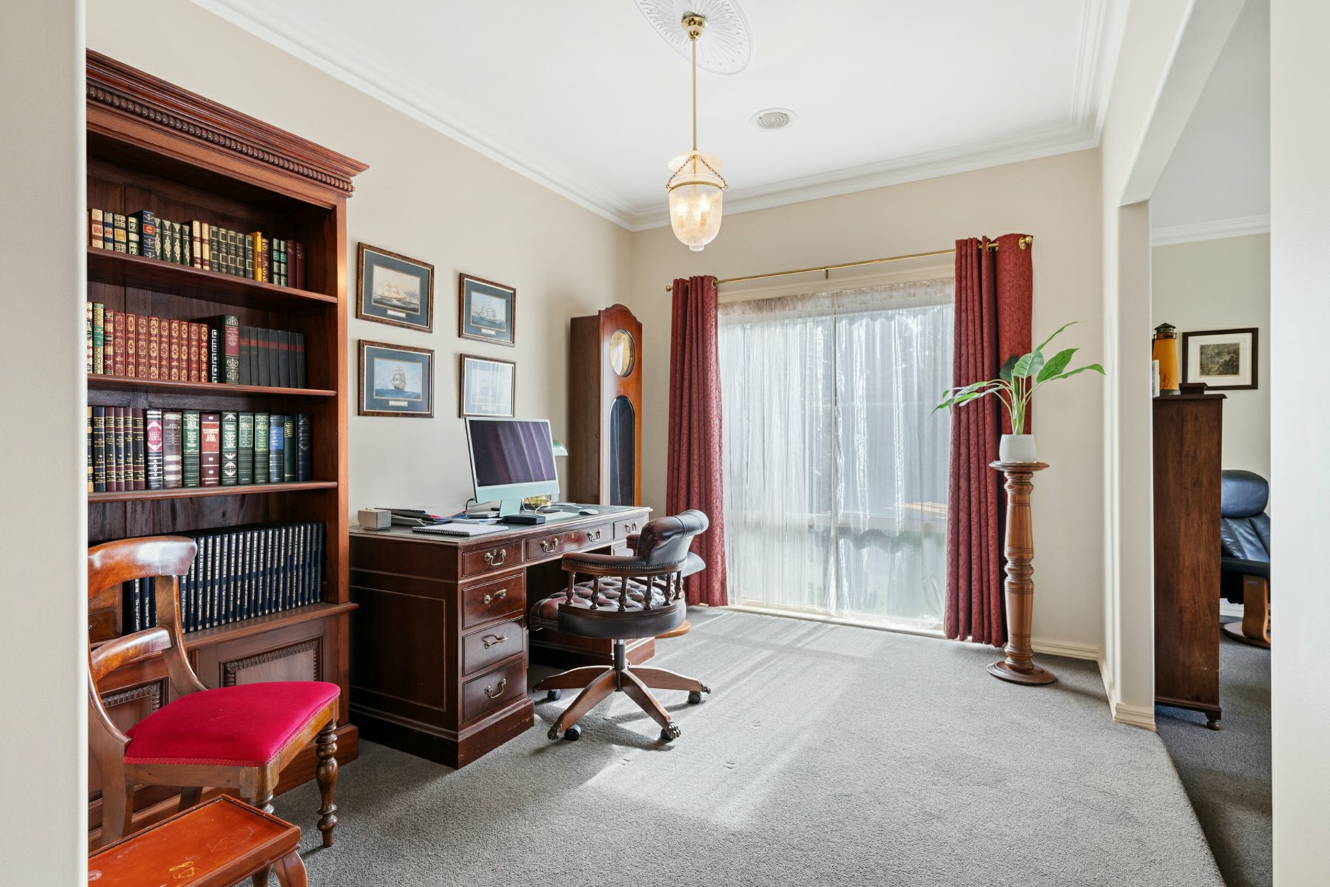 9 Newton Close — photo 7 of 19
