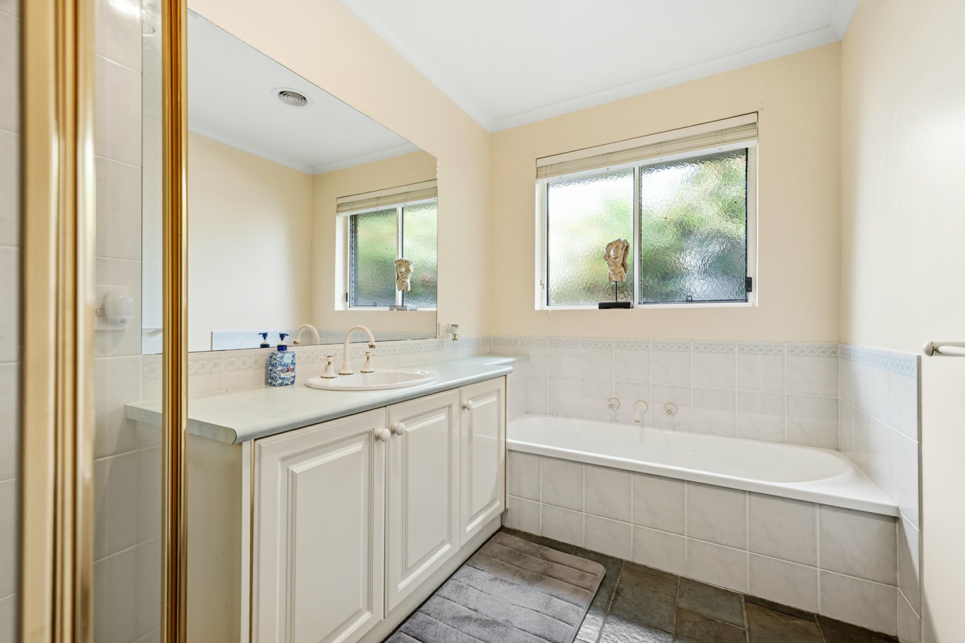 9 Newton Close — photo 14 of 19