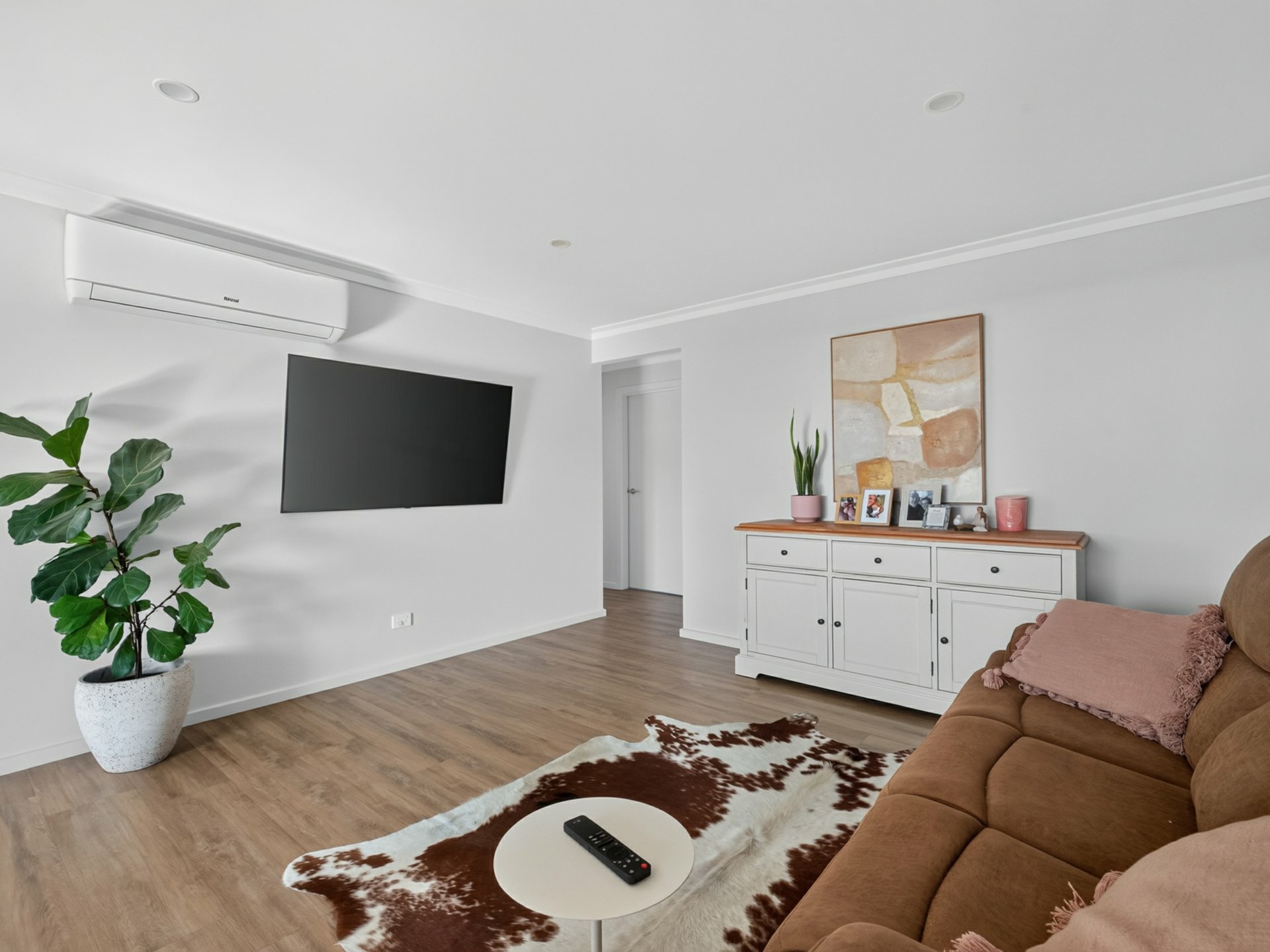 16 Milton Avenue — photo 3 of 24