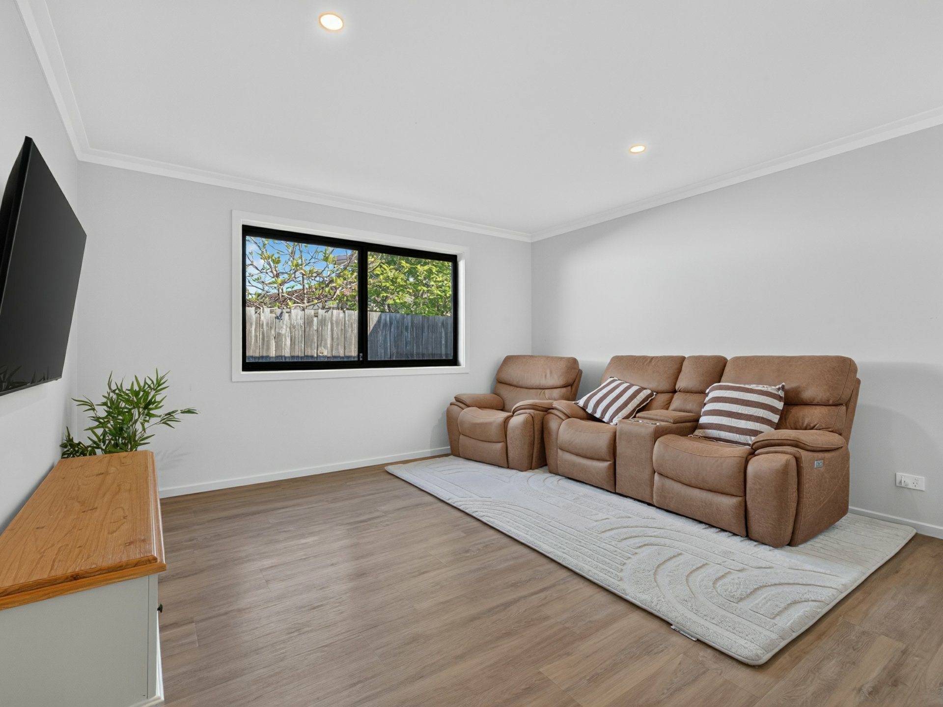 16 Milton Avenue — photo 4 of 24