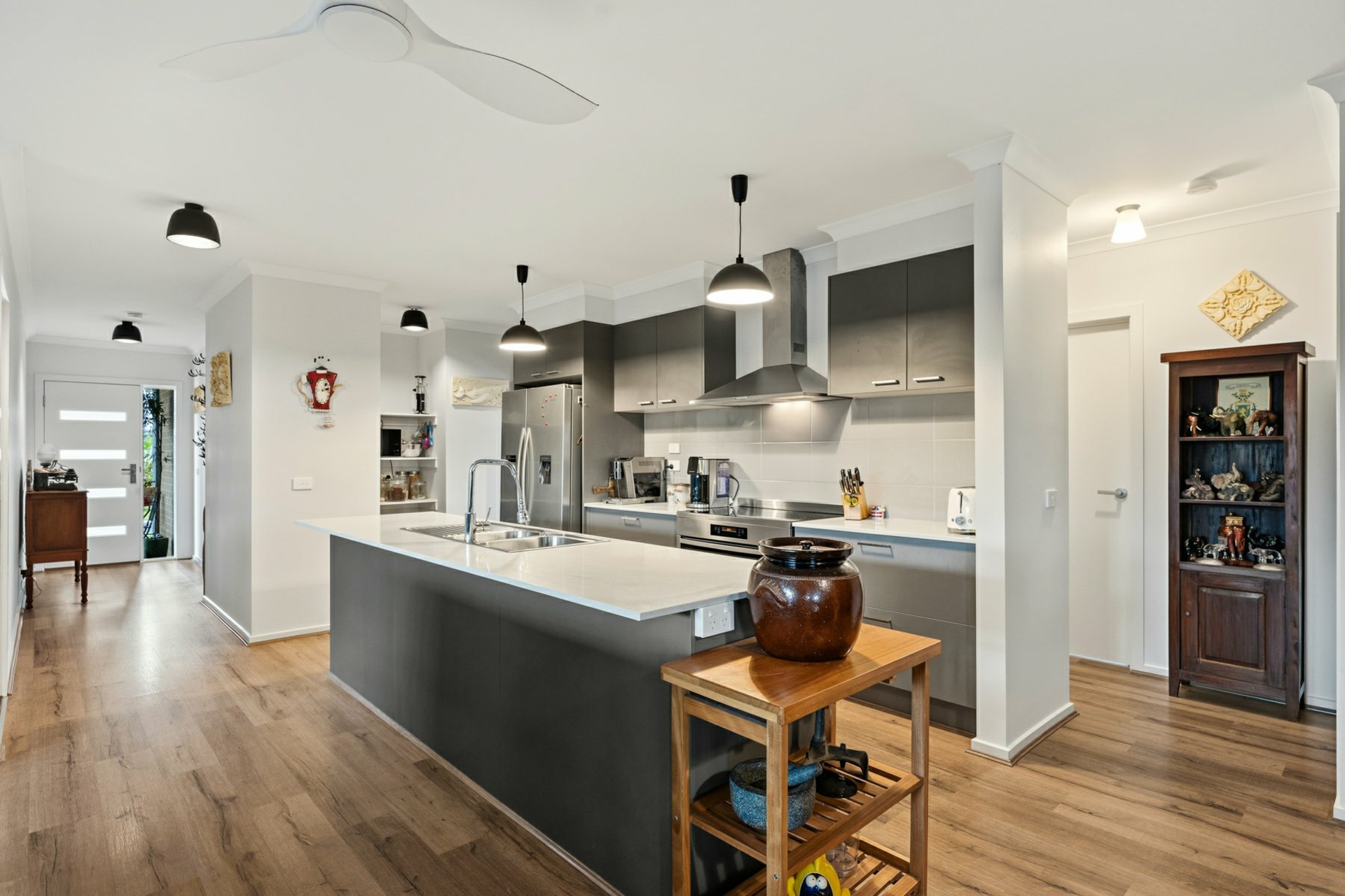 13 Seagreen Close — photo 2 of 21