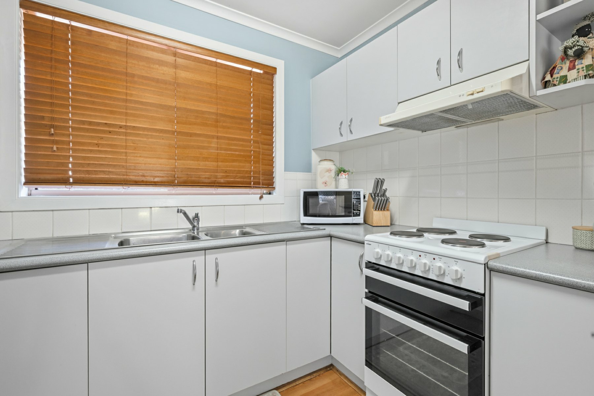 102 King Street — photo 4 of 12