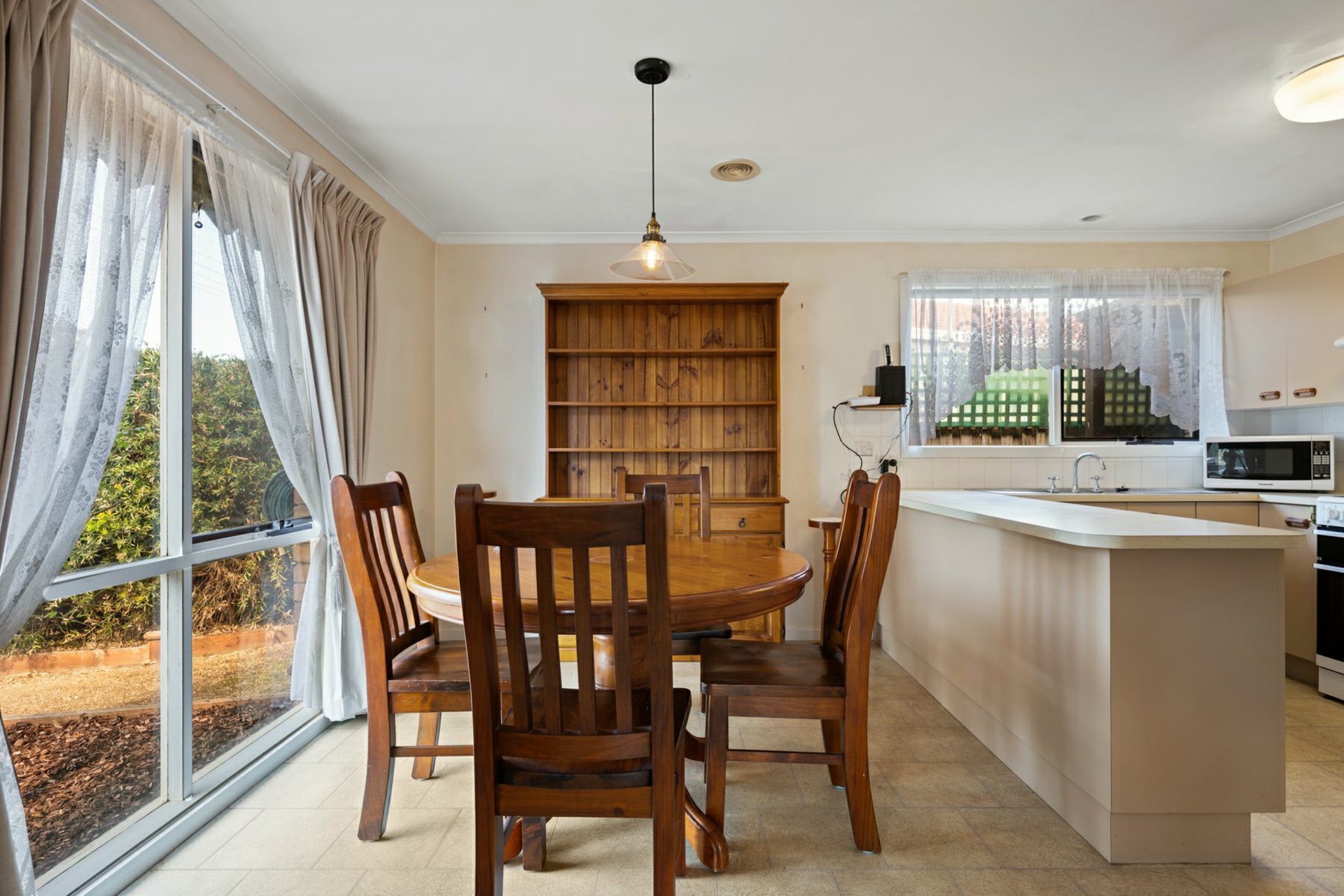 21 Waratah Avenue — photo 5 of 16
