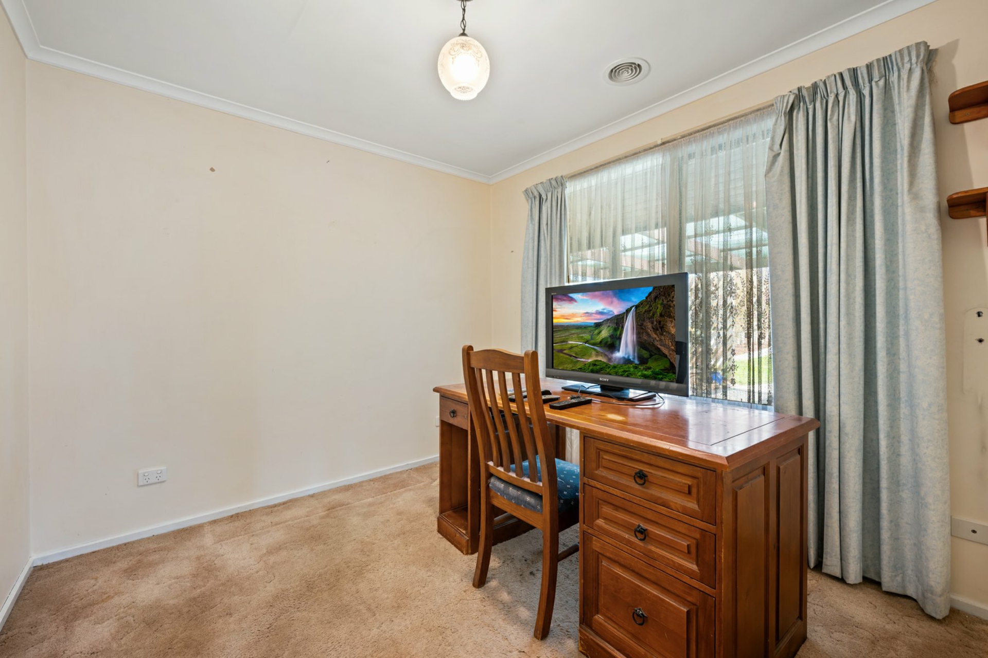 21 Waratah Avenue — photo 10 of 16
