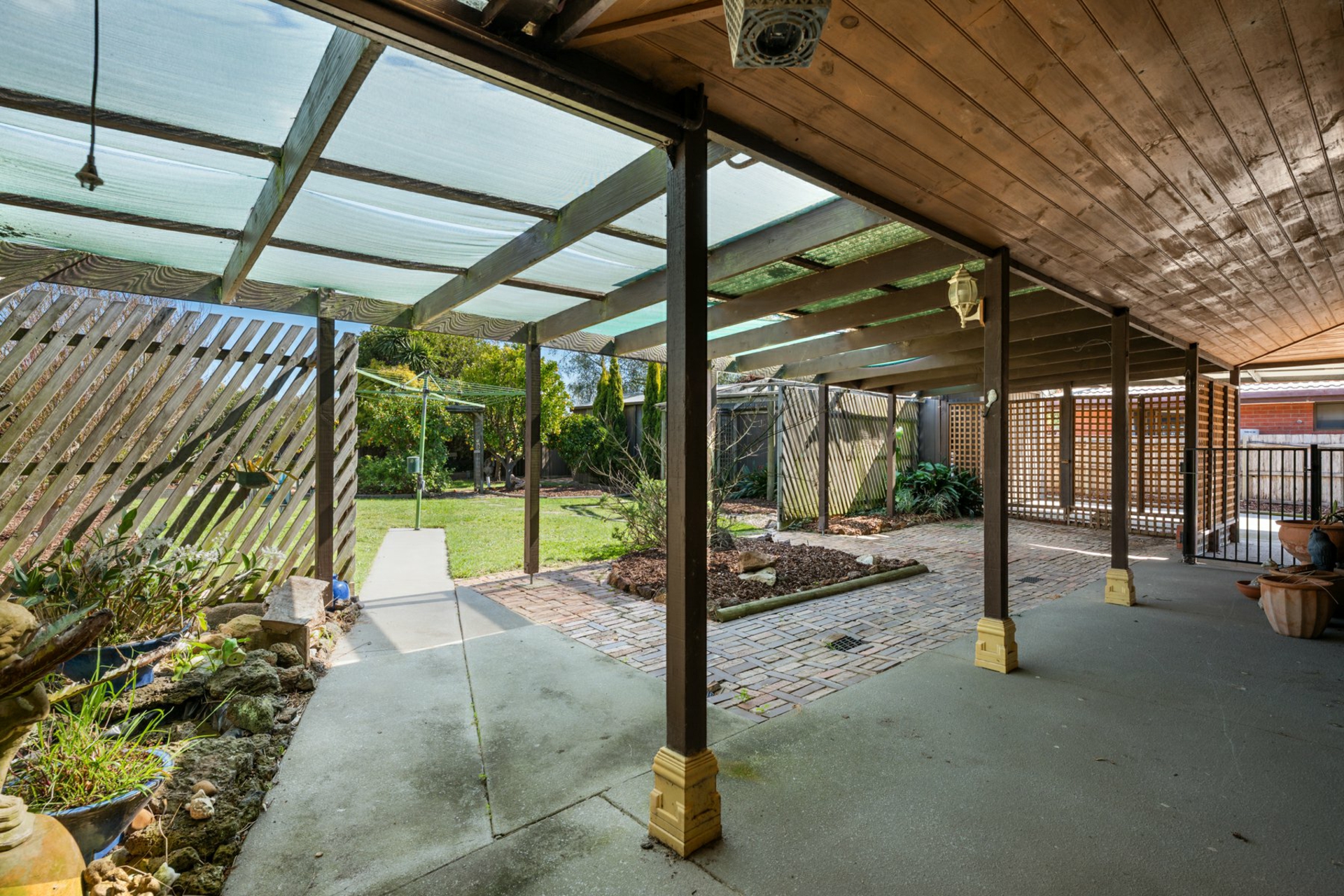 21 Waratah Avenue — photo 13 of 16
