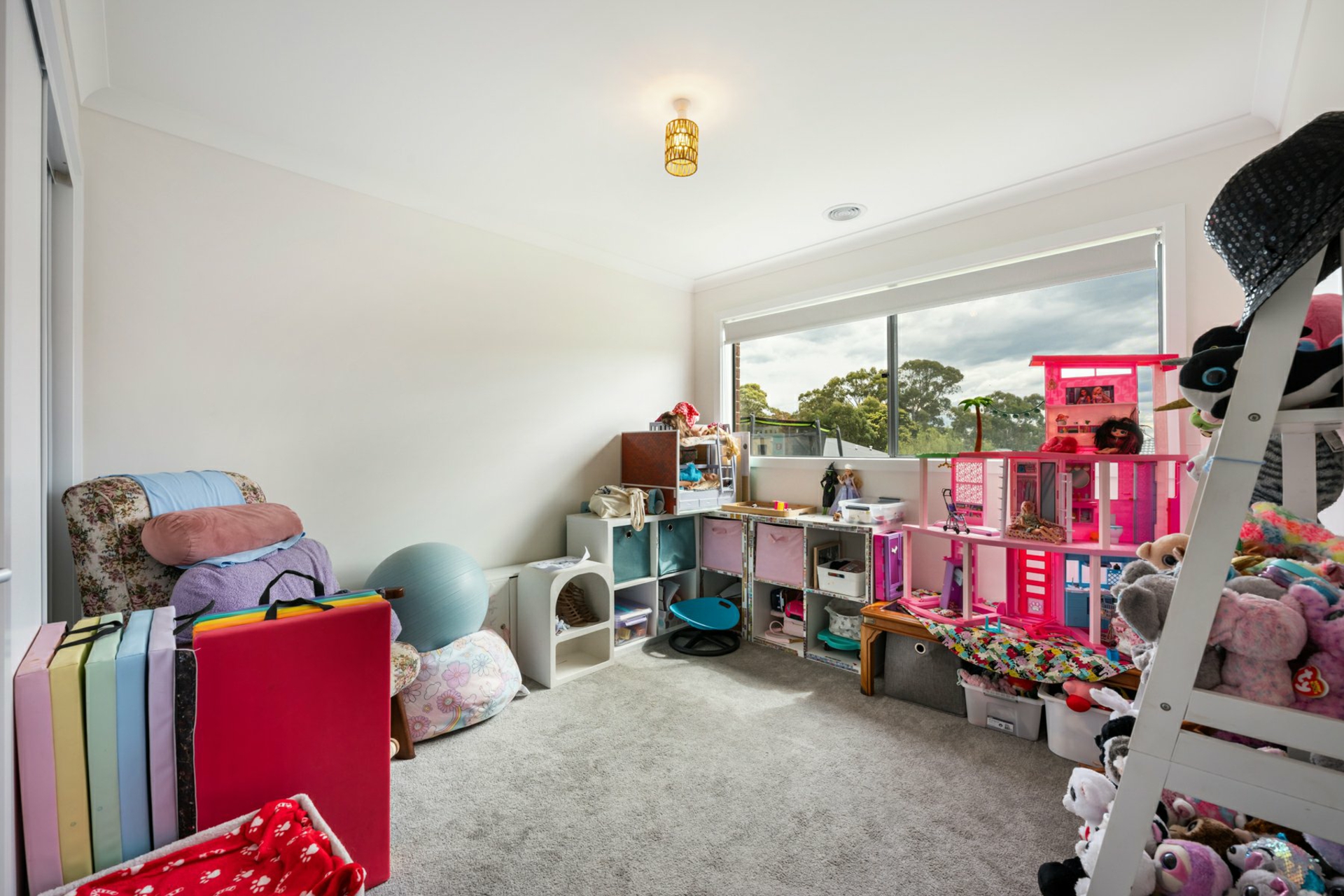 17 Cardinal Drive — photo 11 of 15