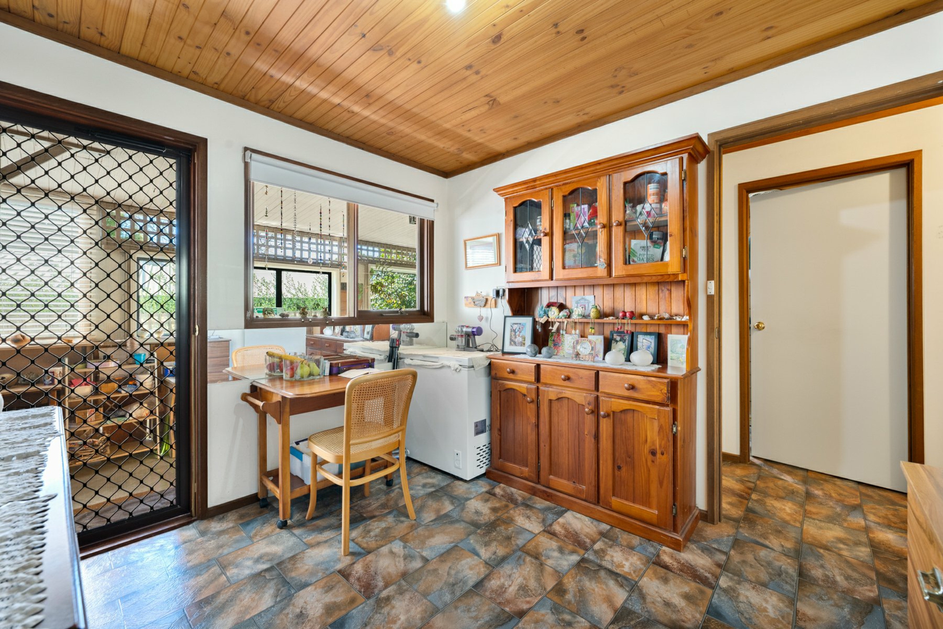 18 Rex Street — photo 9 of 19