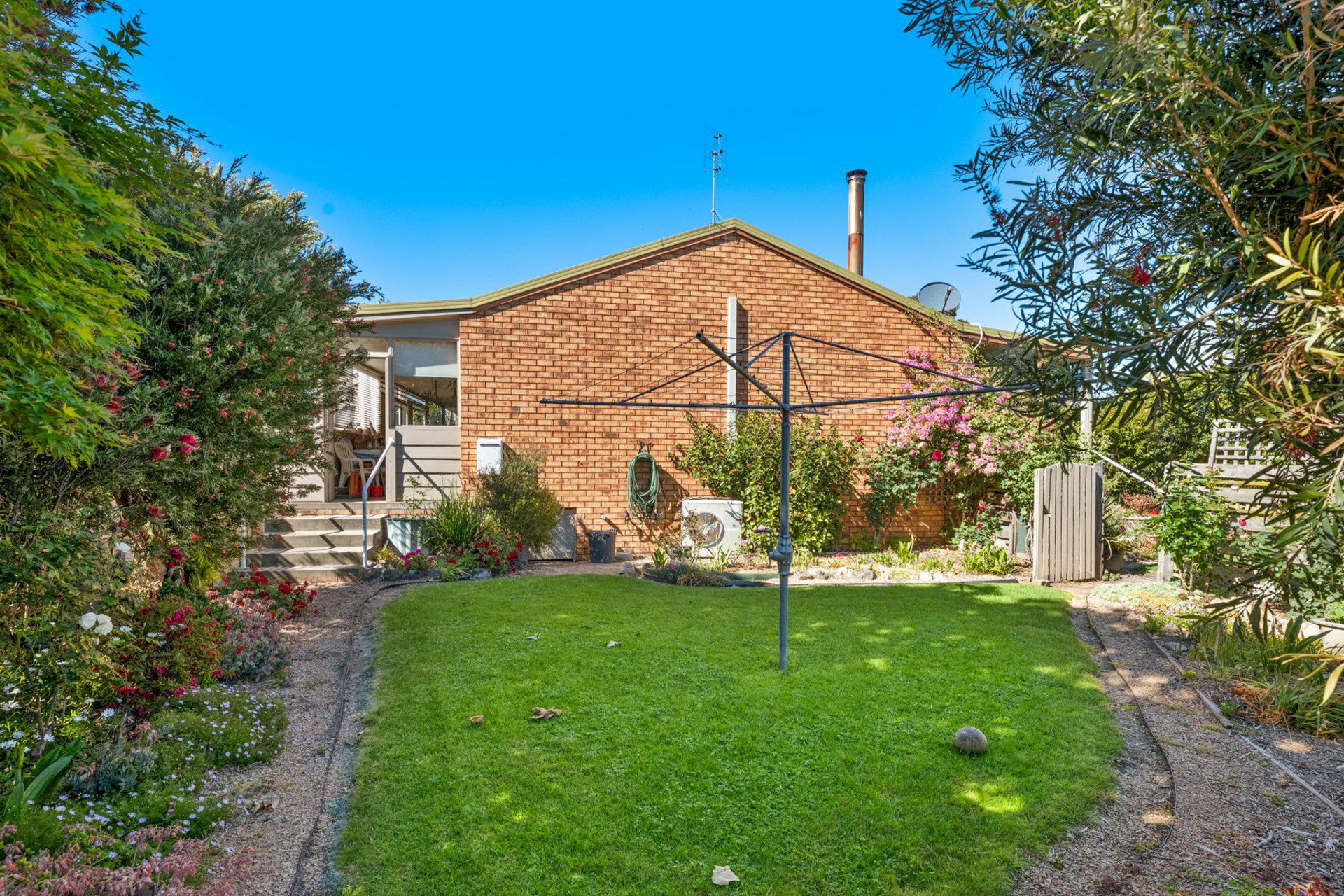 18 Rex Street — photo 17 of 19