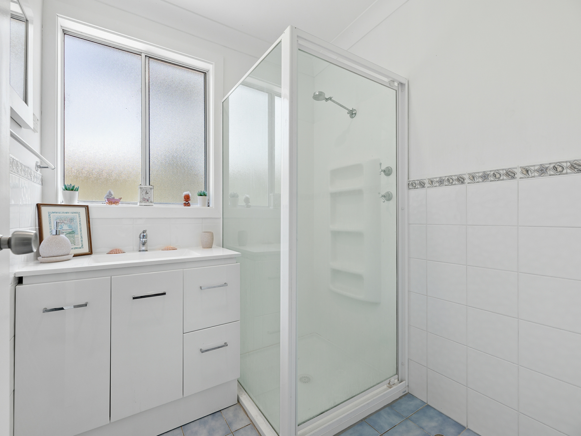 9 Montague Avenue — photo 10 of 20
