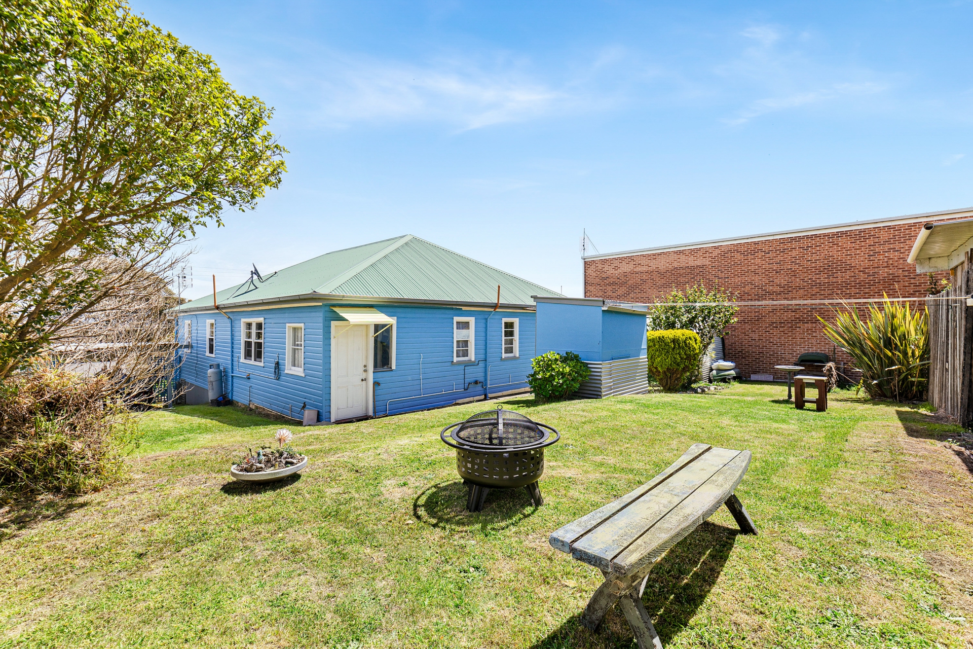 122 Wagonga Street — photo 8 of 22