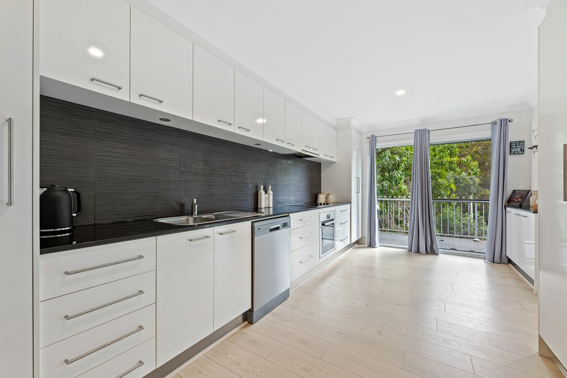 27 Barker Parade, NAROOMA
