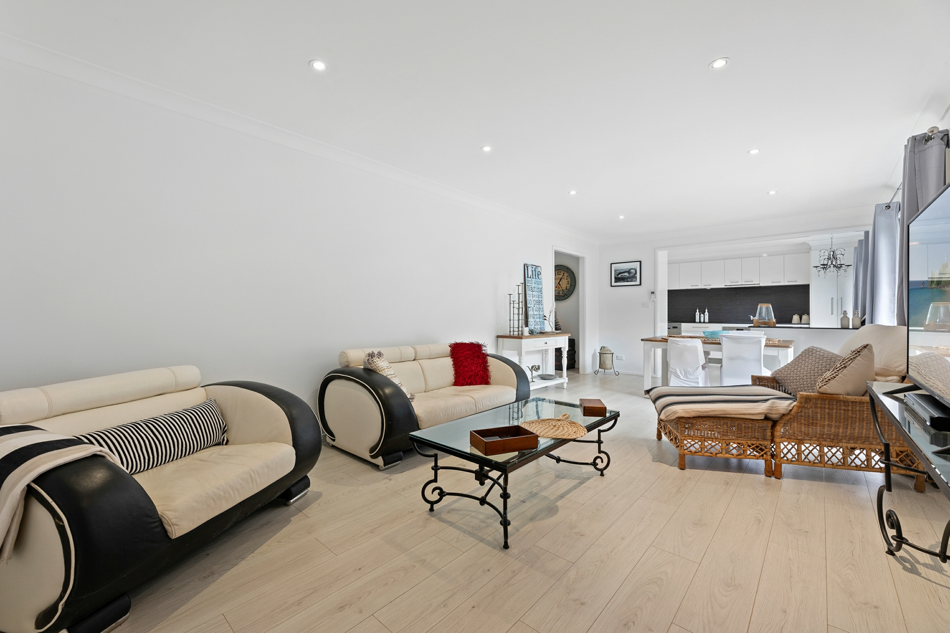 27 Barker Parade, NAROOMA