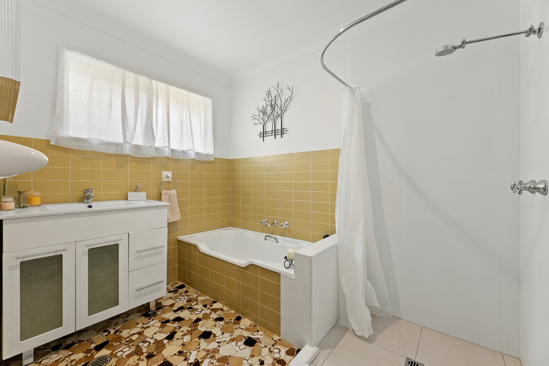 27 Barker Parade, NAROOMA