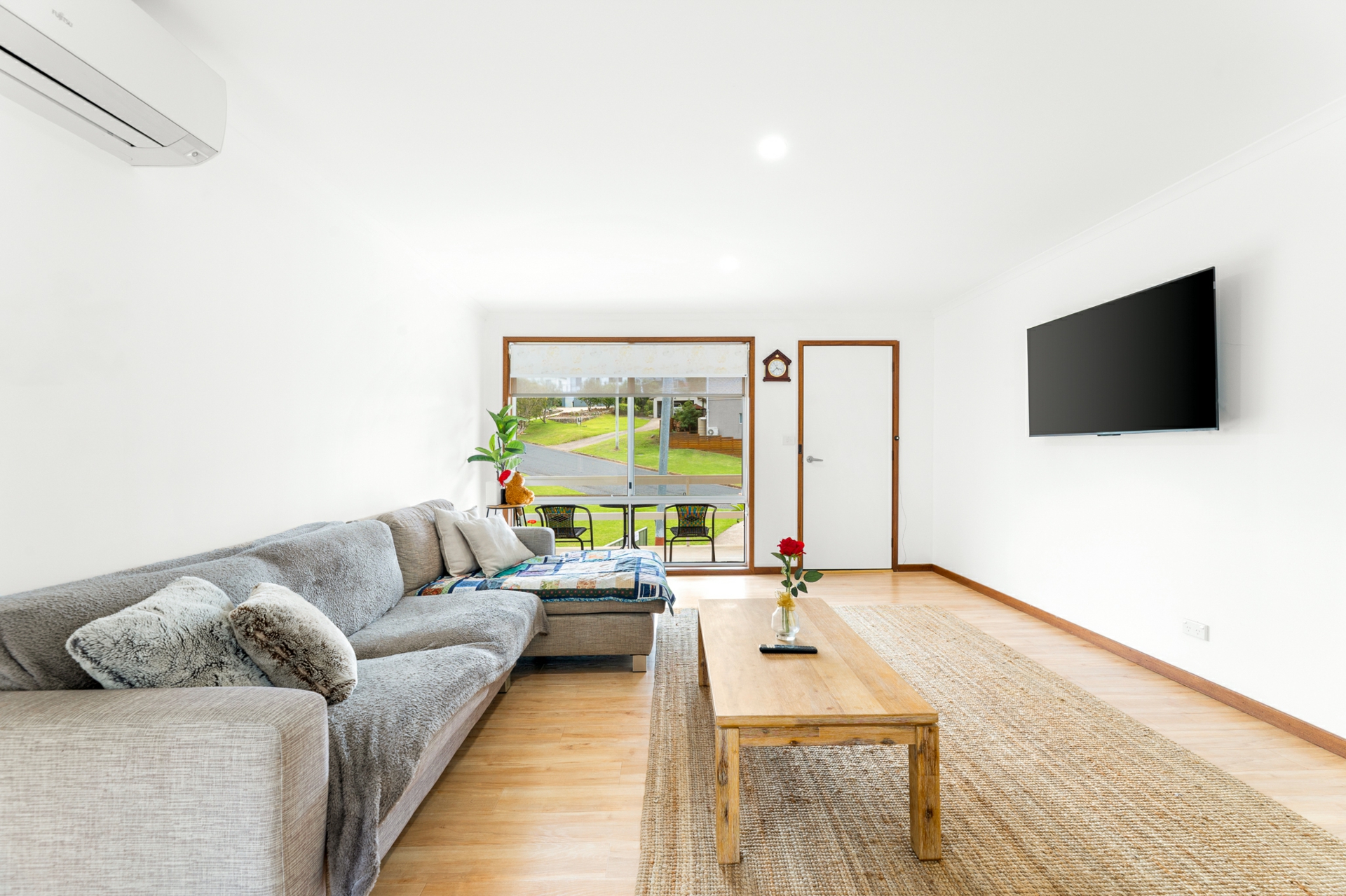 2/19-21 Collins Crescent — photo 4 of 19