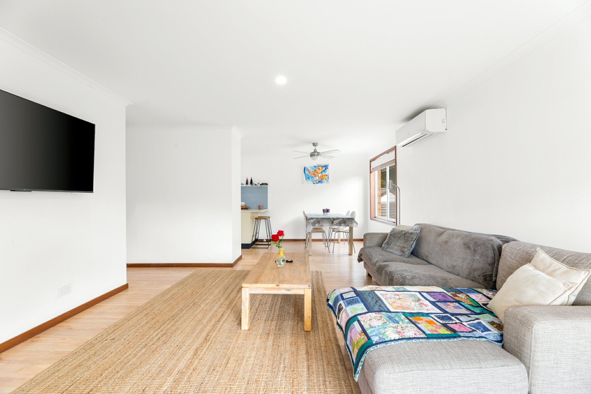 2/19-21 Collins Crescent — photo 6 of 19
