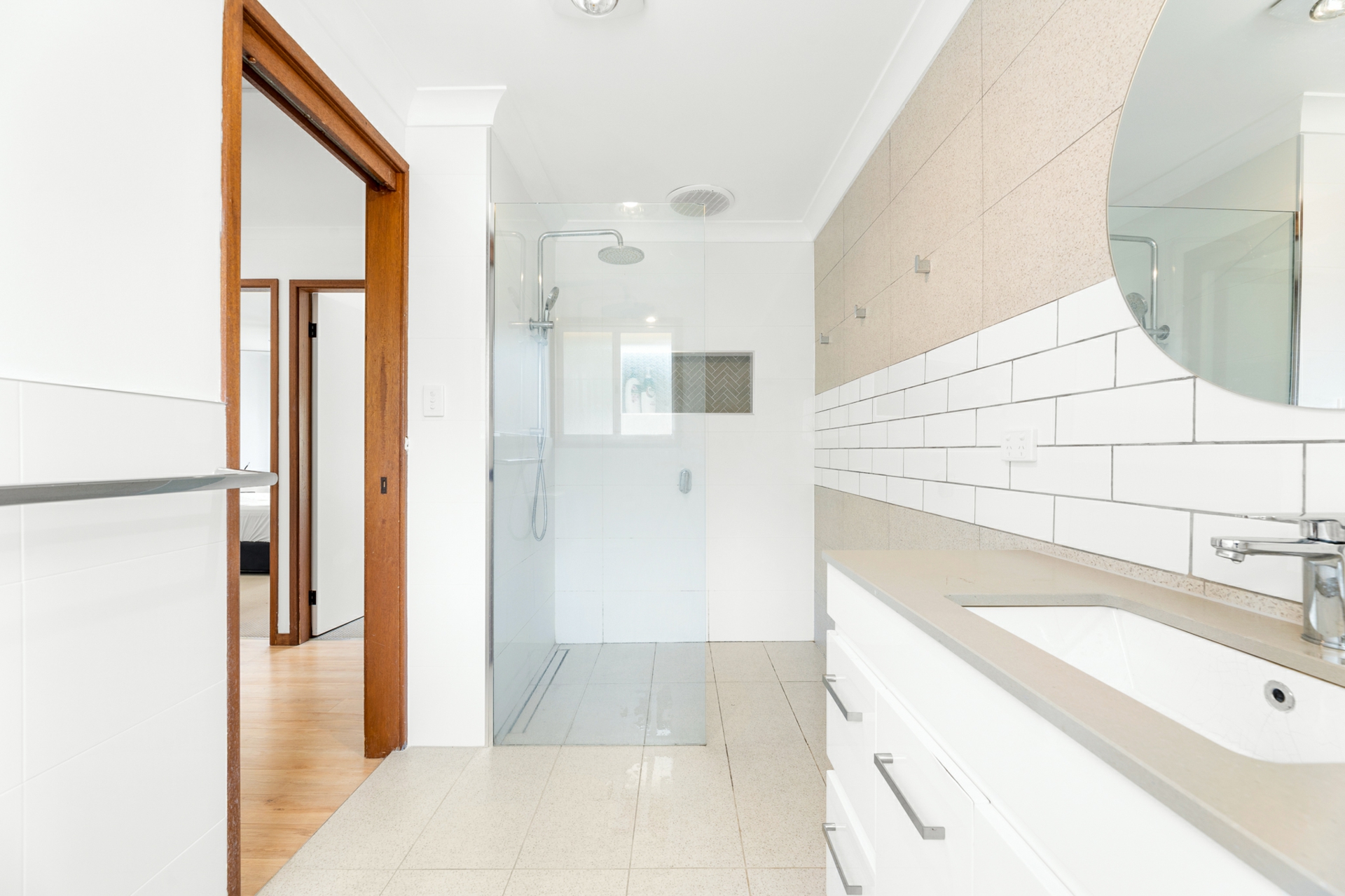2/19-21 Collins Crescent — photo 12 of 19