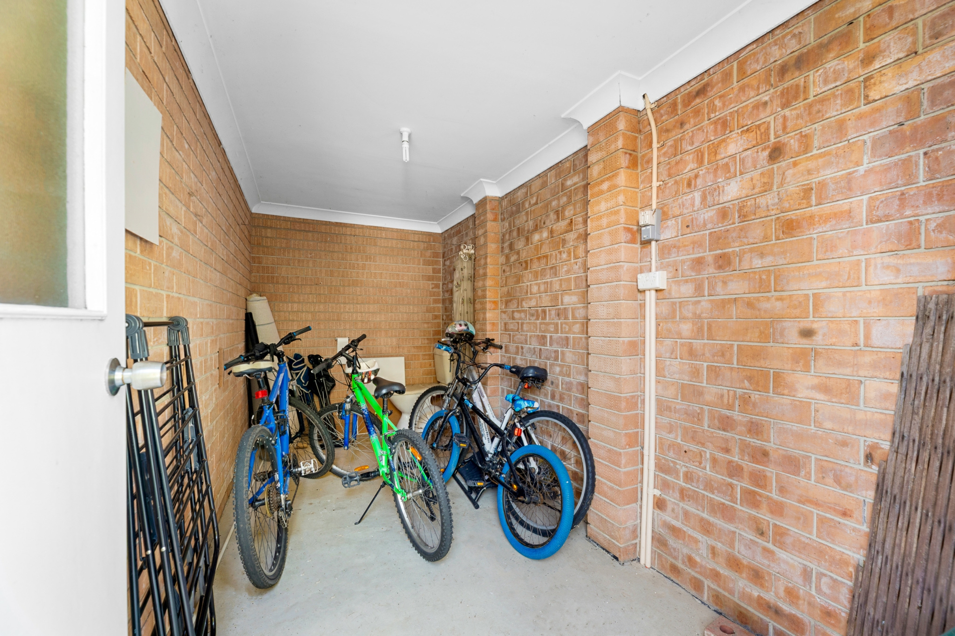 2/19-21 Collins Crescent — photo 16 of 19