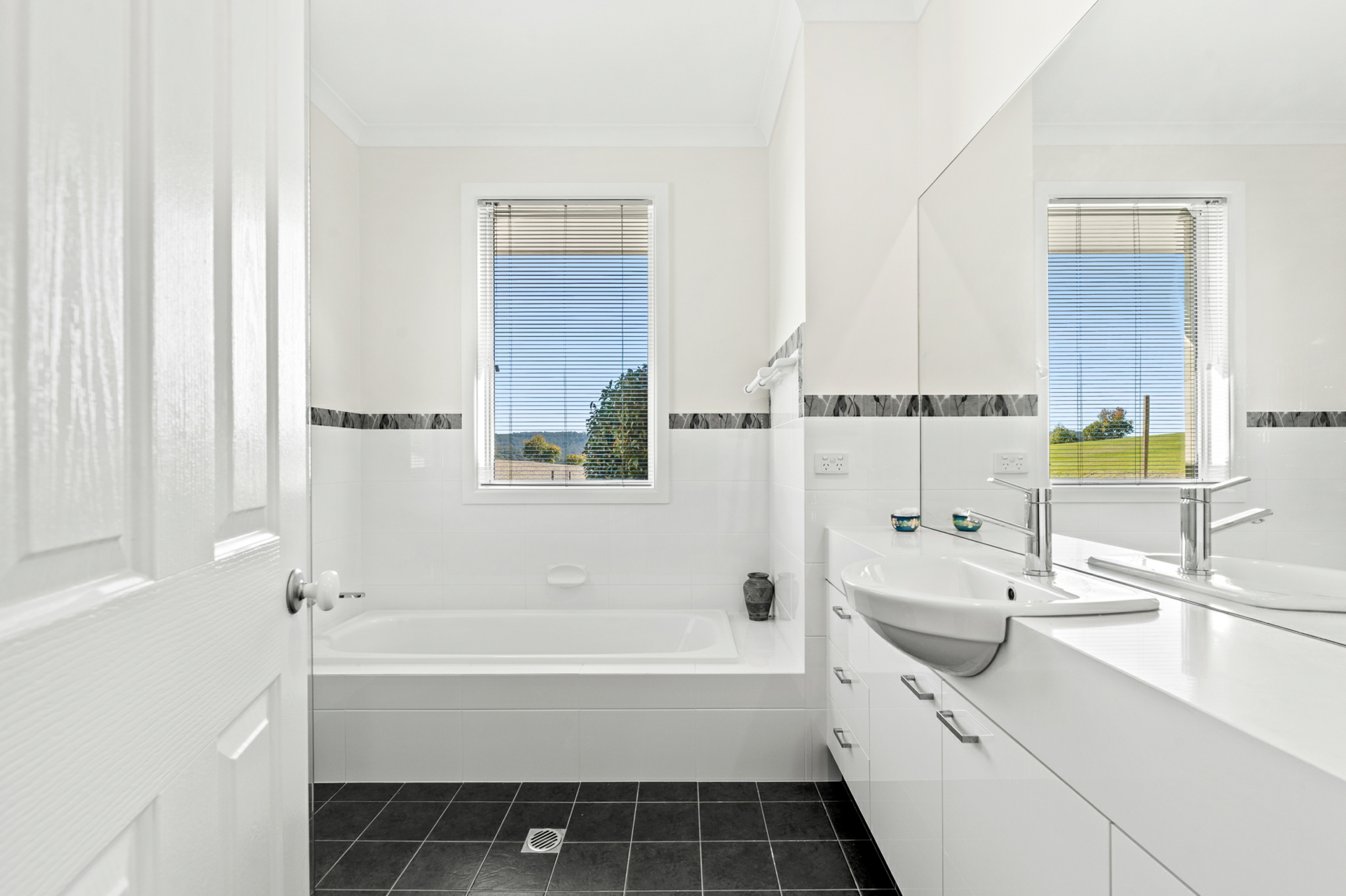 118 Woodlands Drive — photo 17 of 30