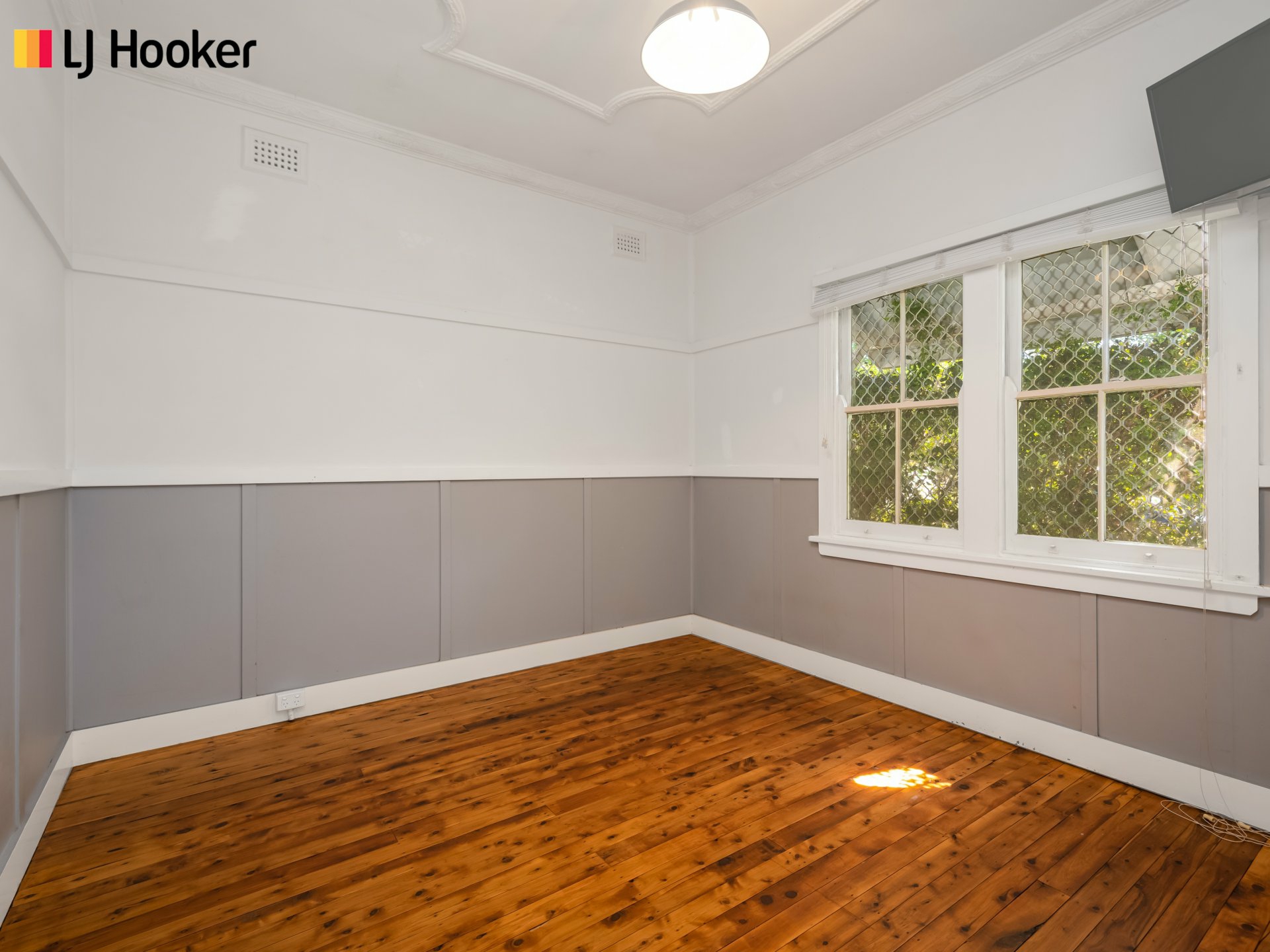 98 Douglas Street — photo 9 of 16