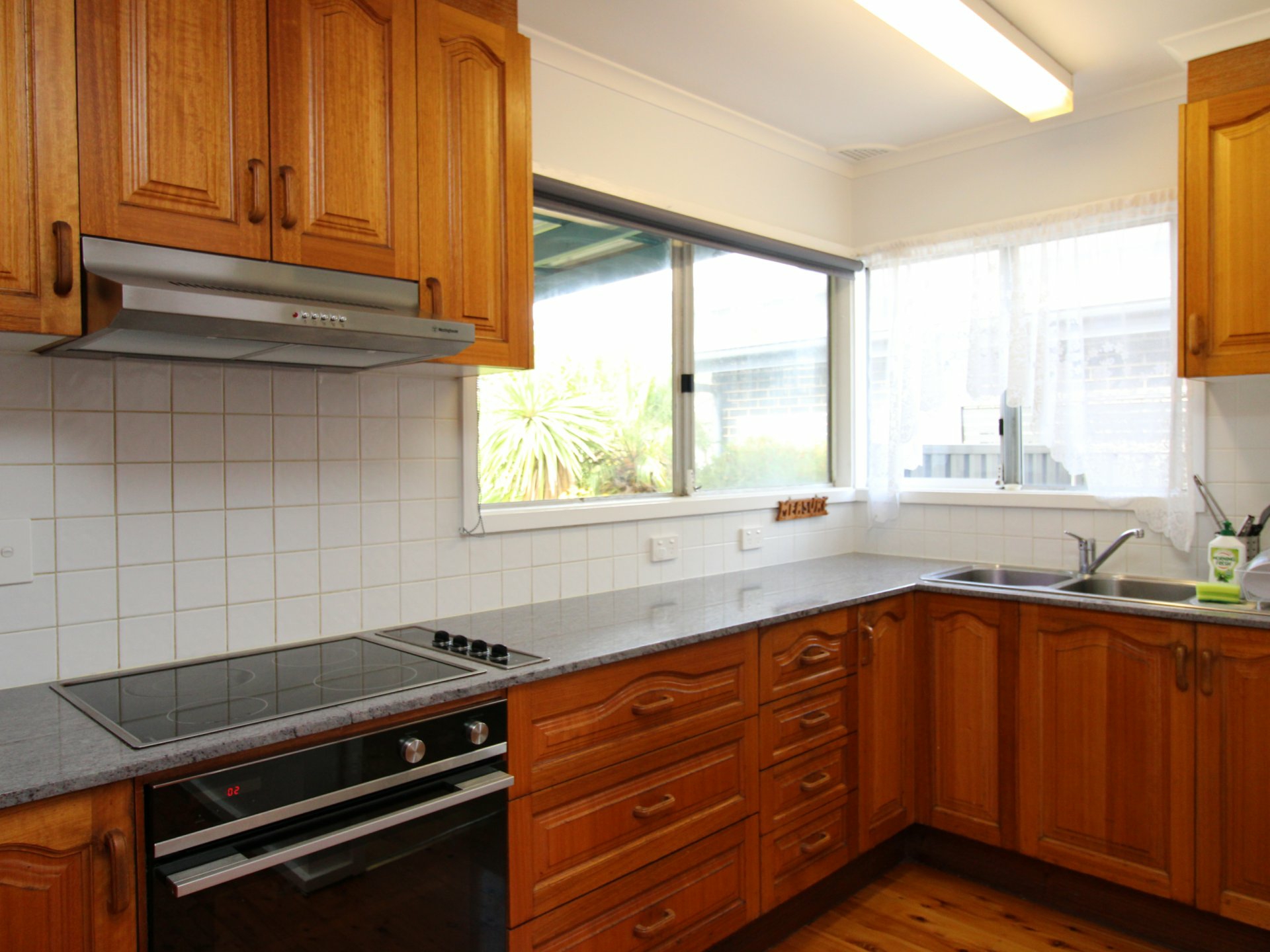 27 Prince Edward Avenue, CULBURRA BEACH