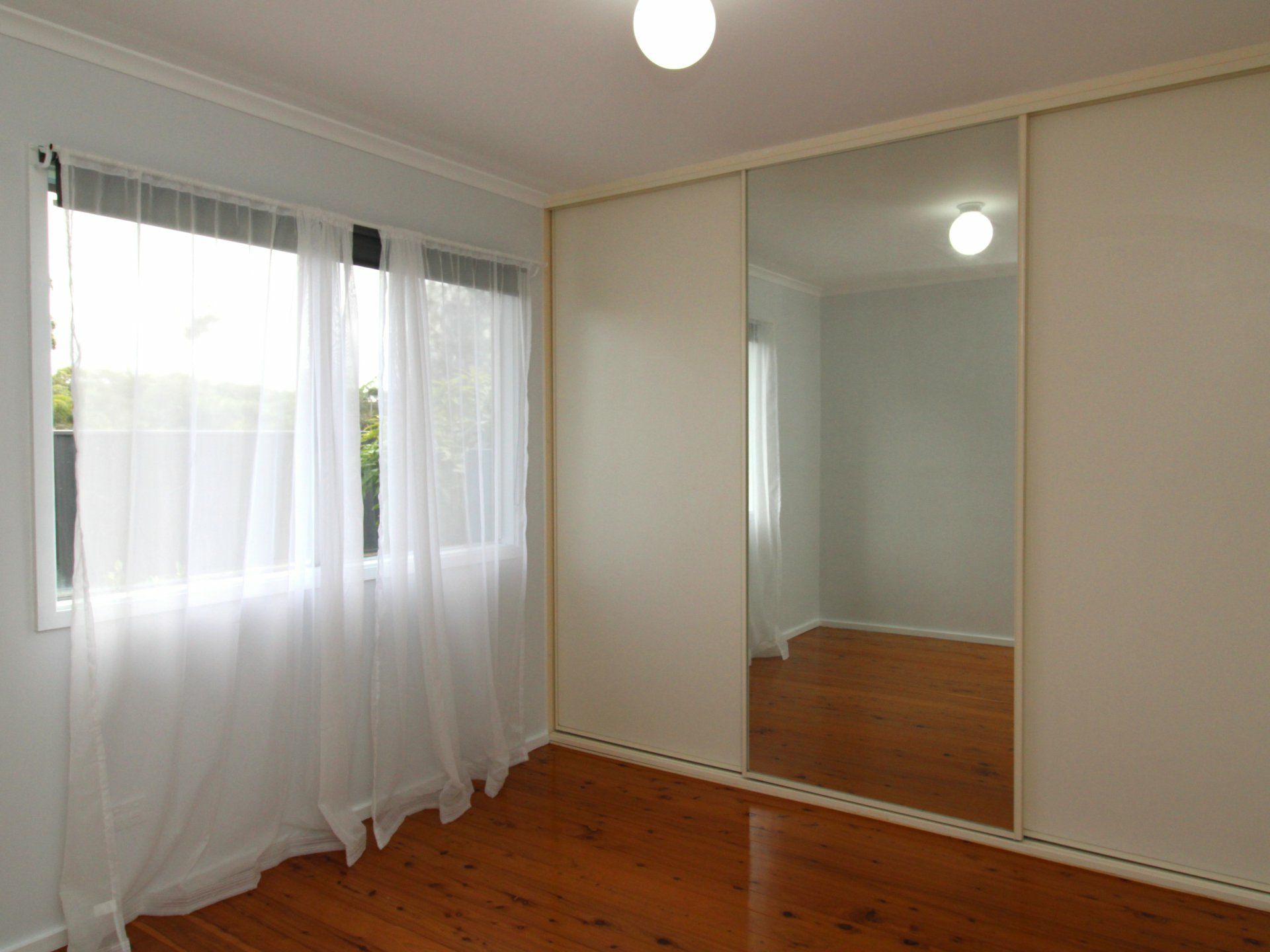 27 Prince Edward Avenue, CULBURRA BEACH