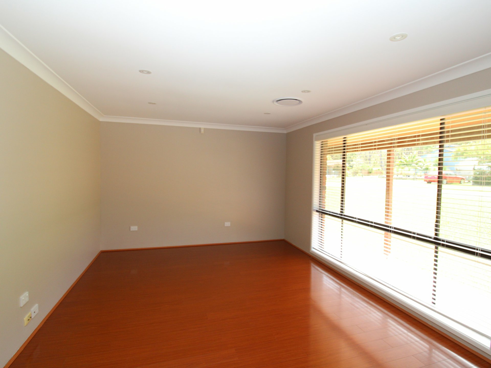 33 Hollingsworth Crescent, CALLALA BAY