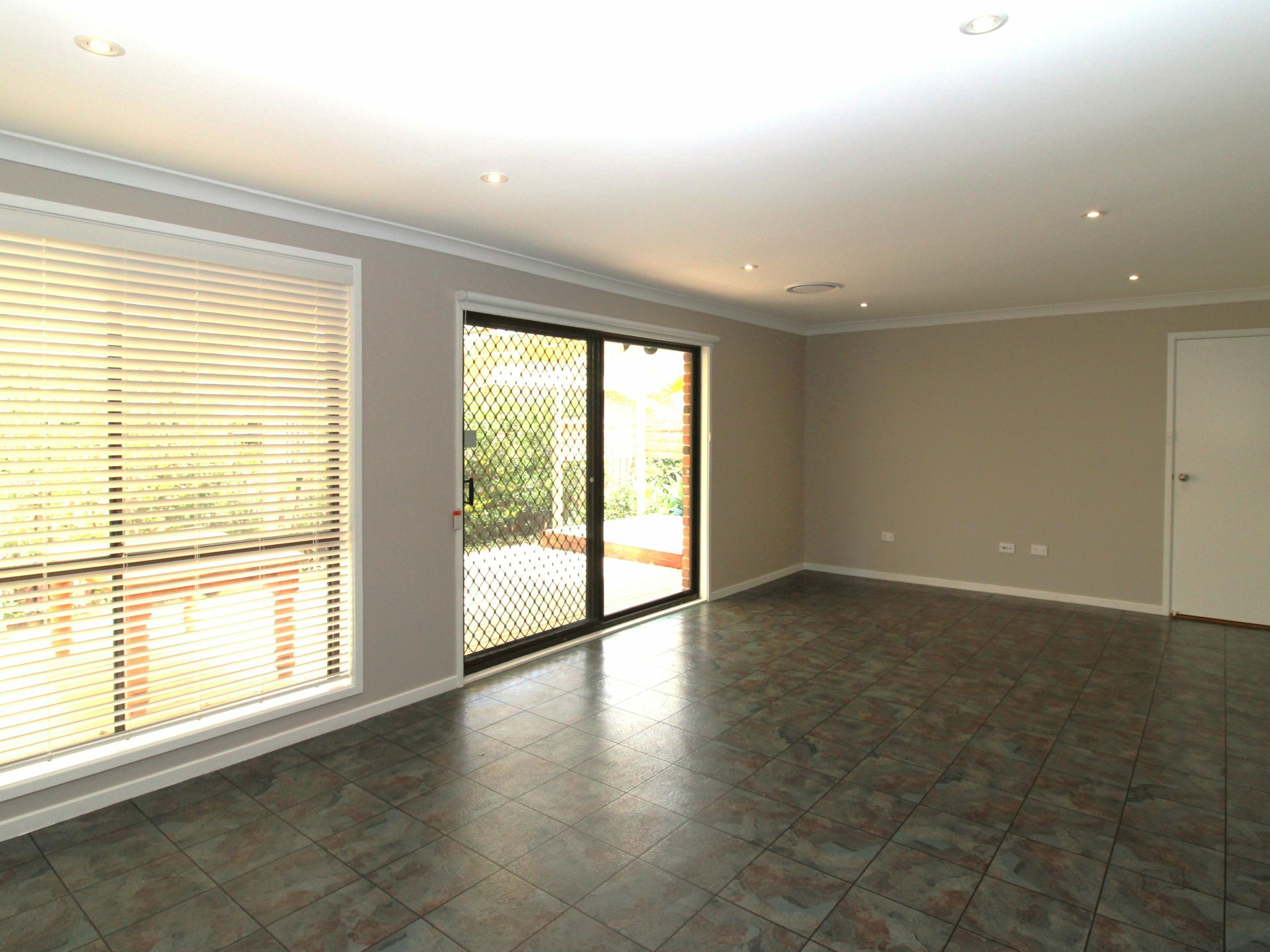 33 Hollingsworth Crescent, CALLALA BAY