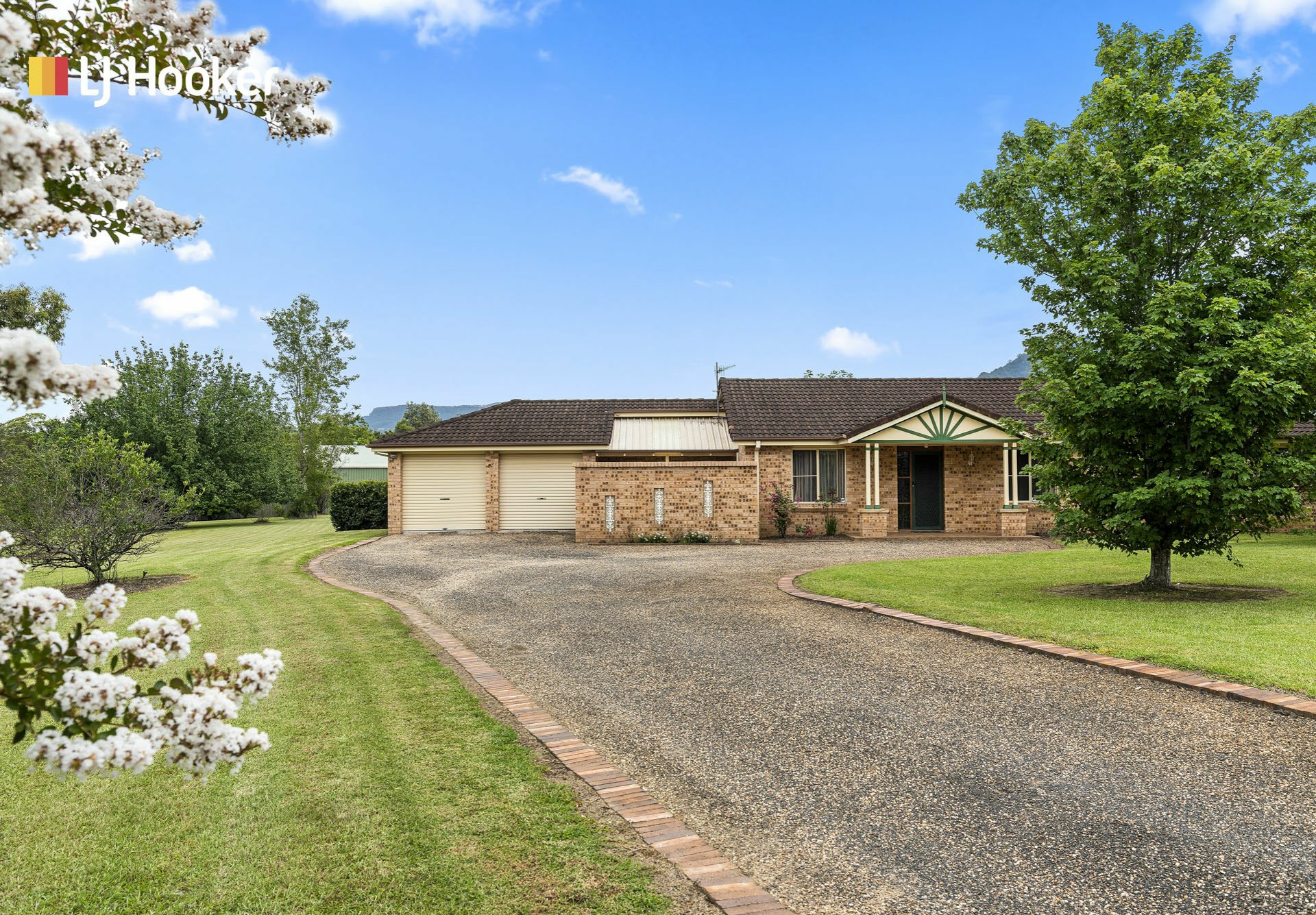 5 Elvin Drive Bomaderry NSW Property Details LJ Hooker