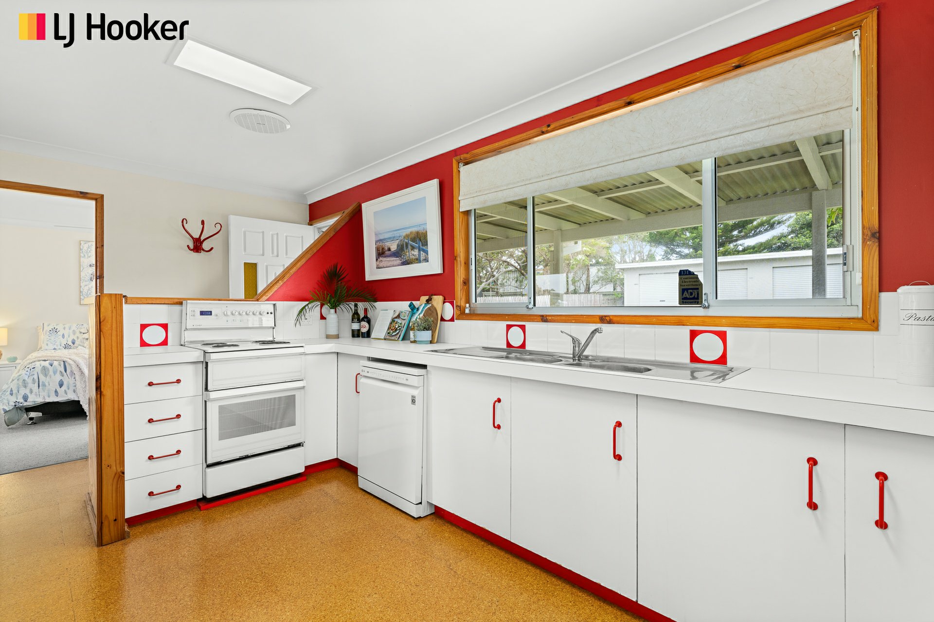 32 Gerringong Street — photo 6 of 25