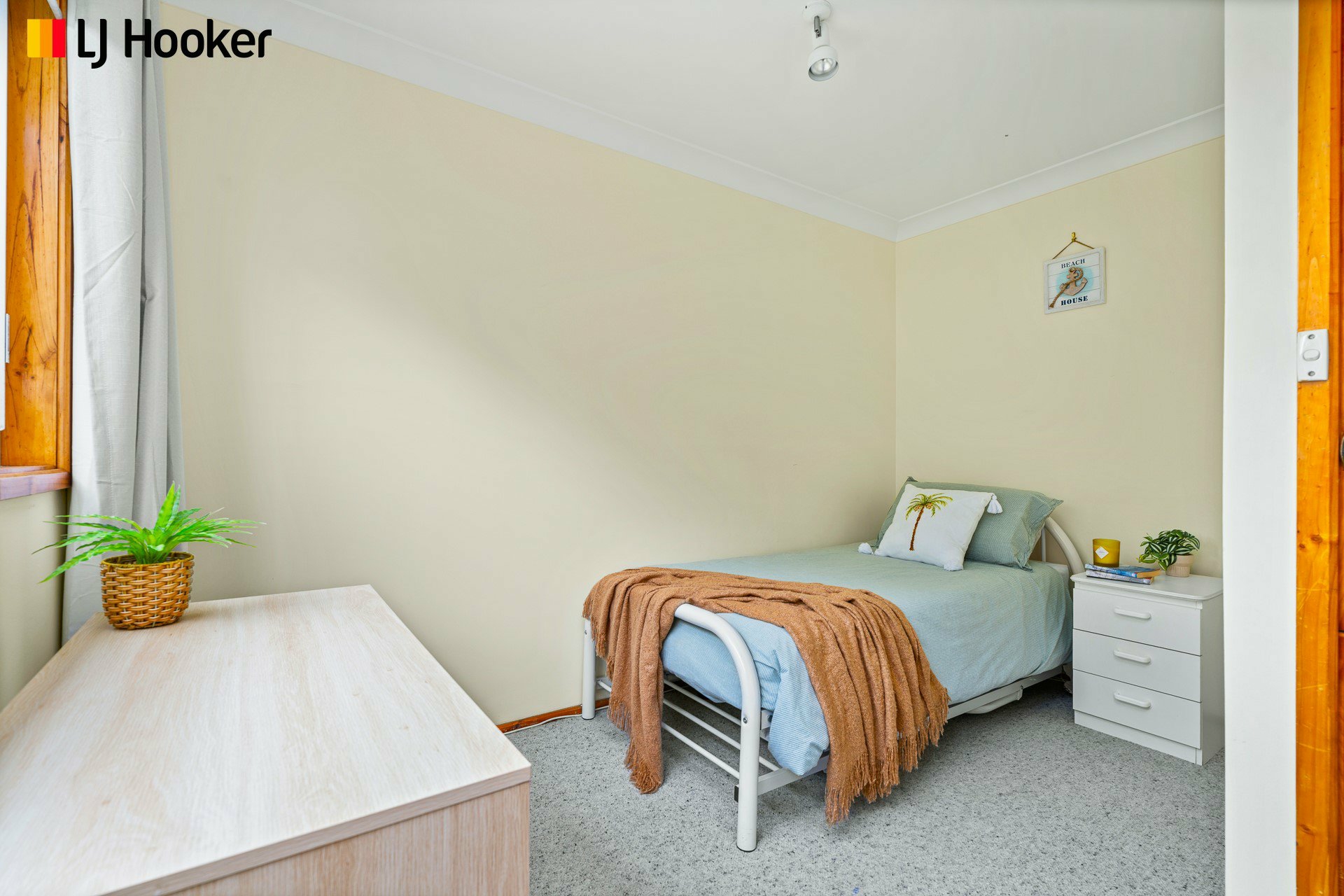 32 Gerringong Street — photo 9 of 25