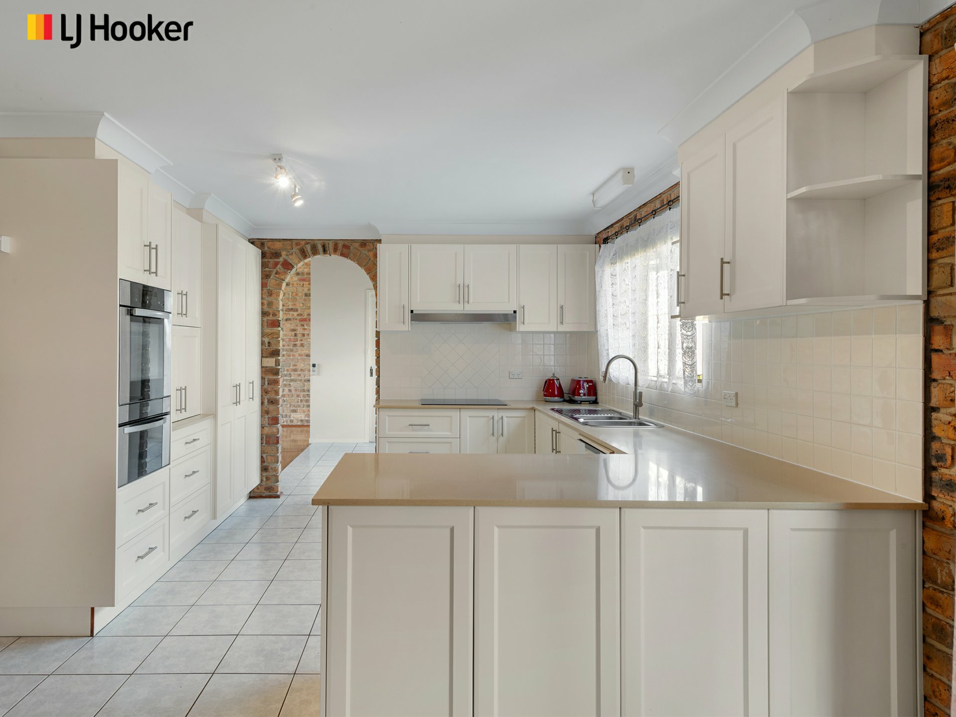 28 Comarong Street — photo 5 of 17
