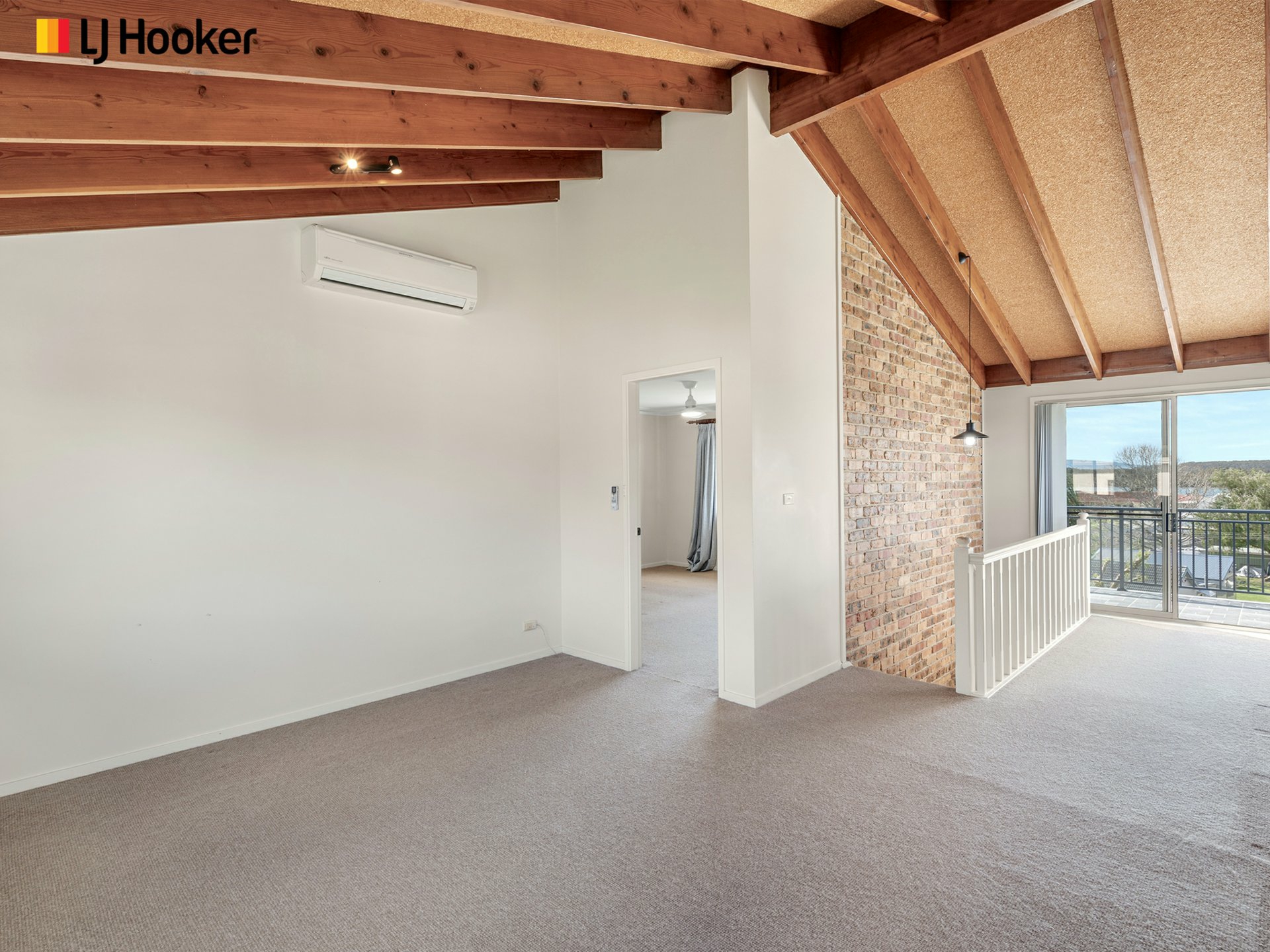 28 Comarong Street — photo 8 of 17