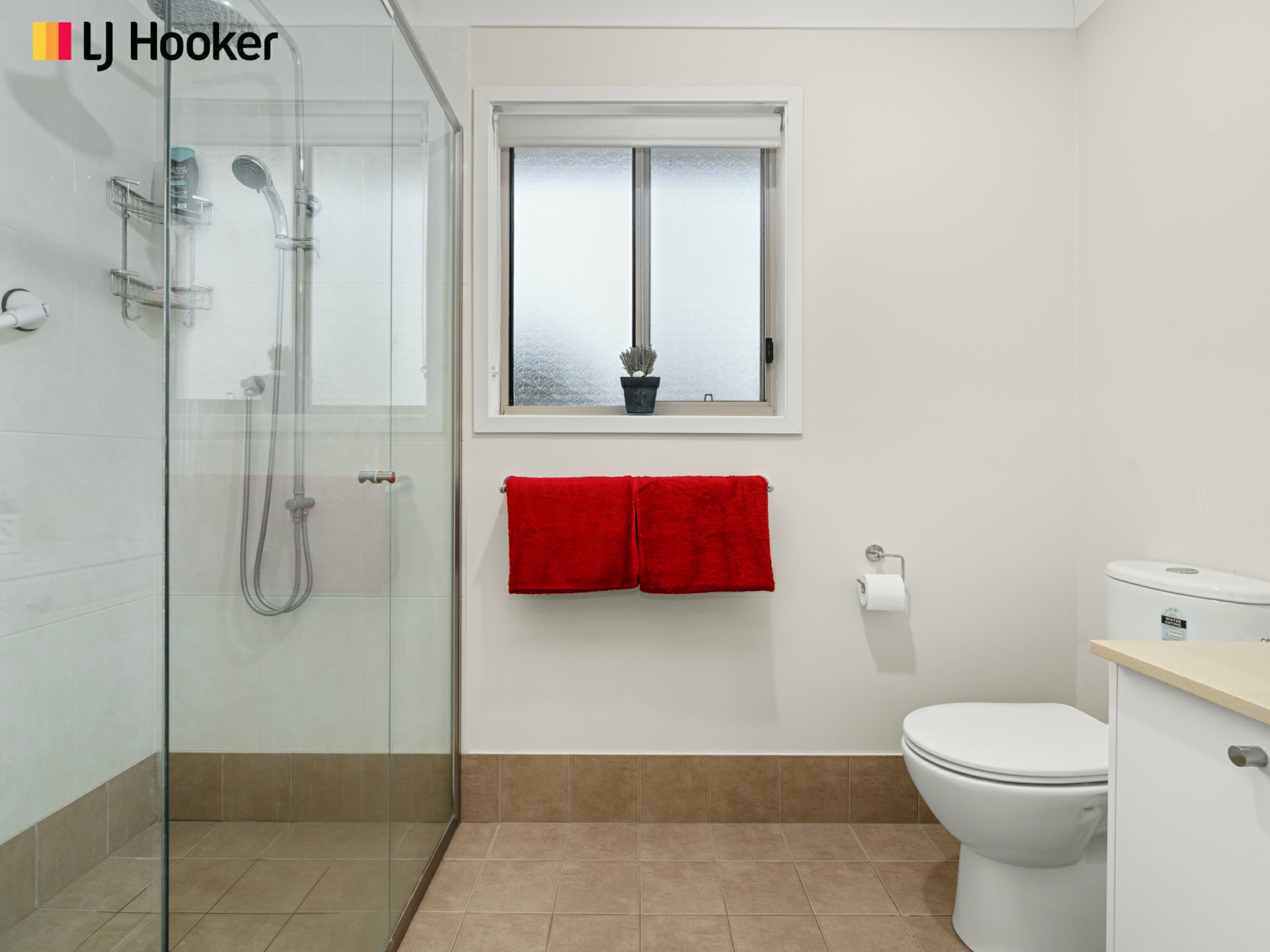 28 Comarong Street — photo 10 of 17