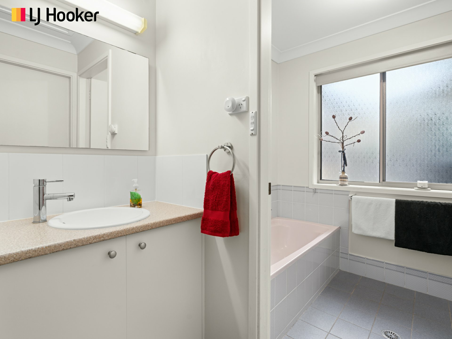 28 Comarong Street — photo 12 of 17