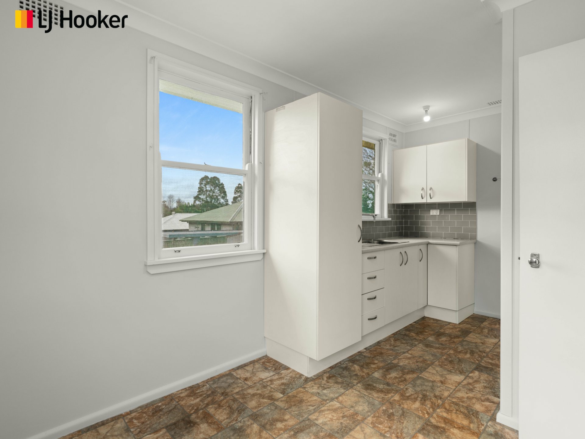 2 Burt Avenue — photo 5 of 14