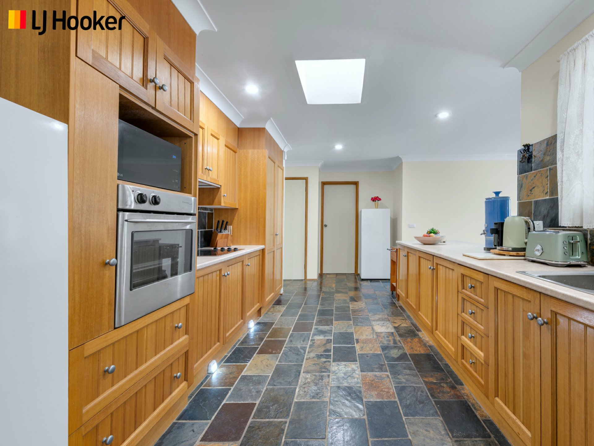 15 Bunderra Drive — photo 4 of 14