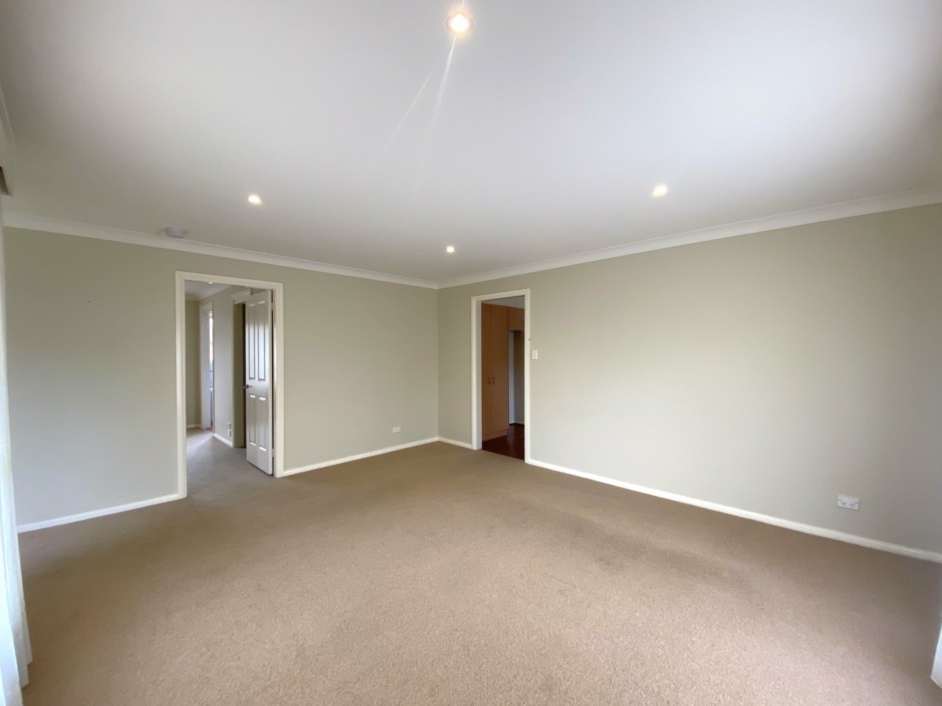 69 Lyndhurst Drive — photo 3 of 12