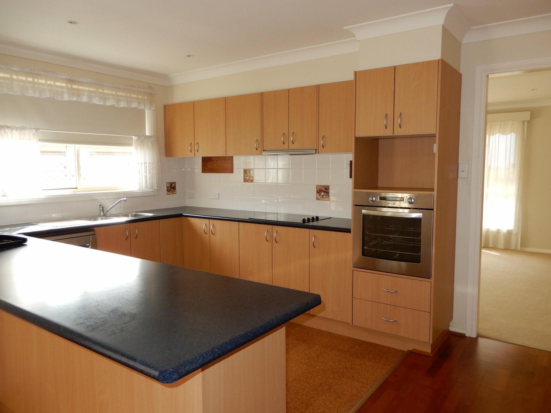 69 Lyndhurst Drive — photo 4 of 12