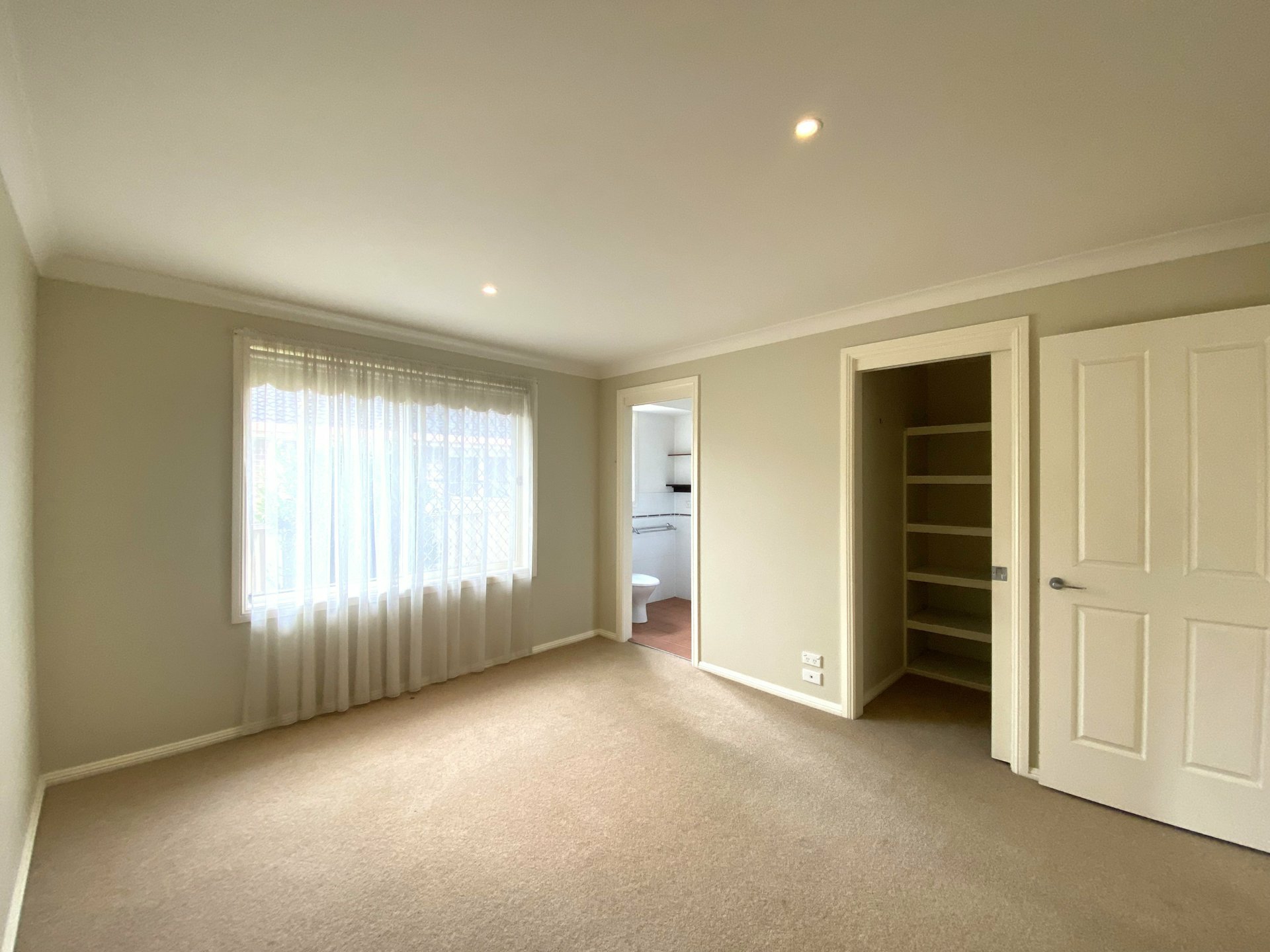 69 Lyndhurst Drive — photo 6 of 12