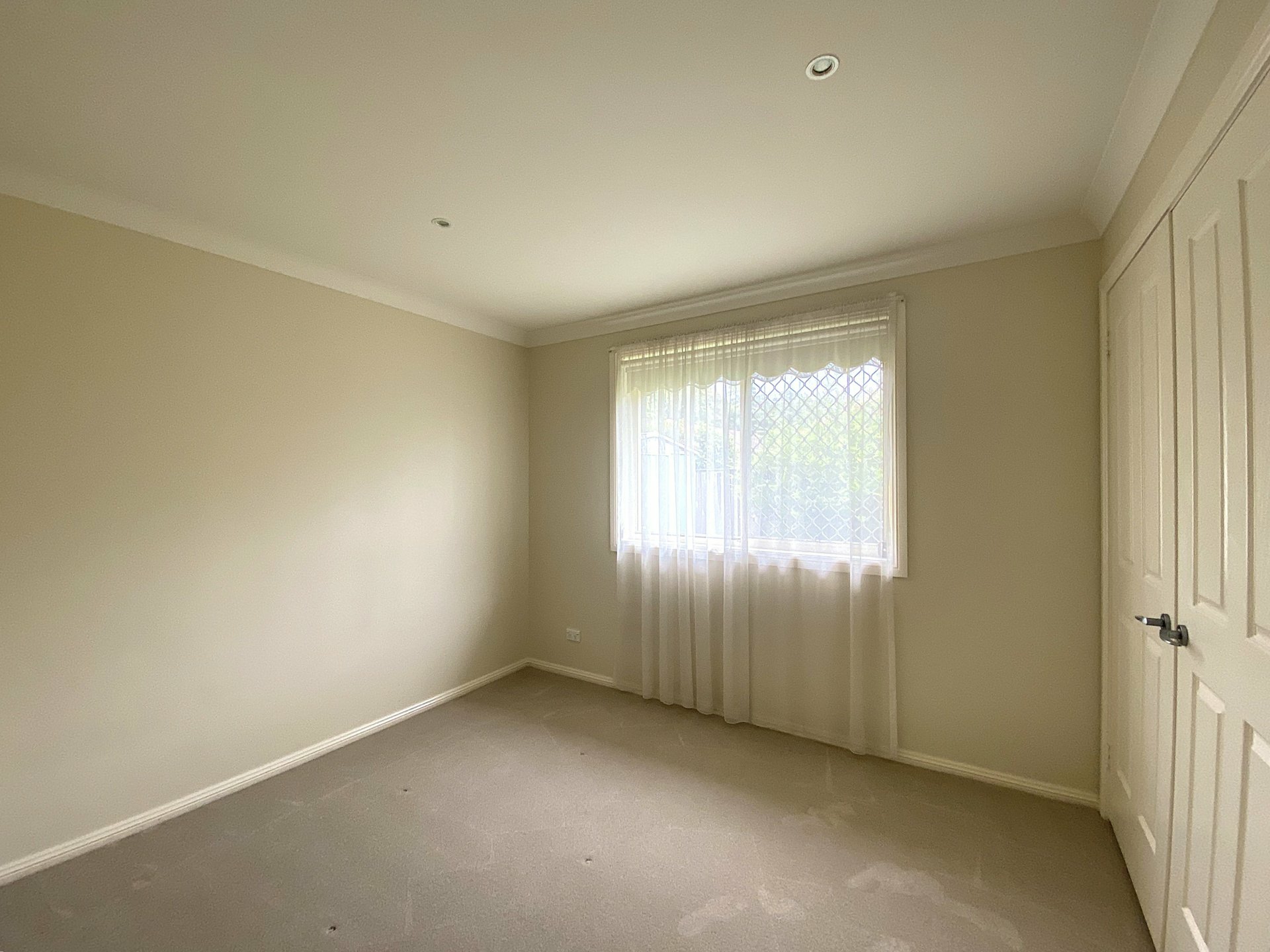 69 Lyndhurst Drive — photo 8 of 12
