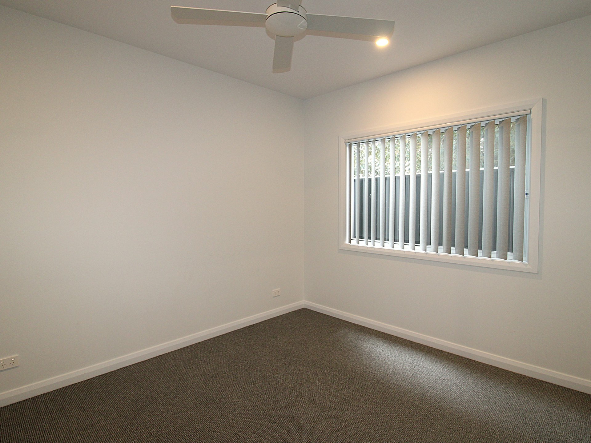 5/2 McMahons Road — photo 2 of 12