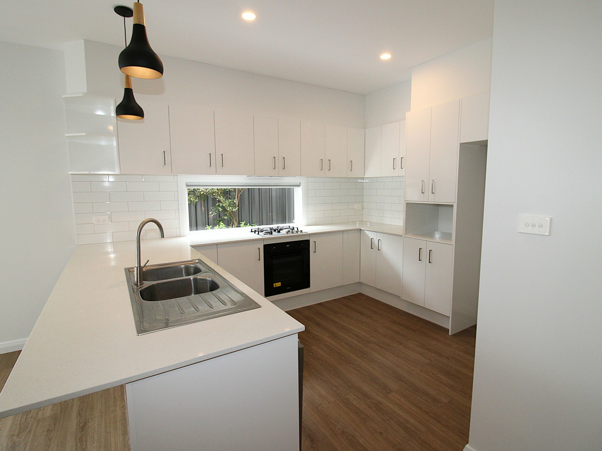 5/2 McMahons Road — photo 7 of 12
