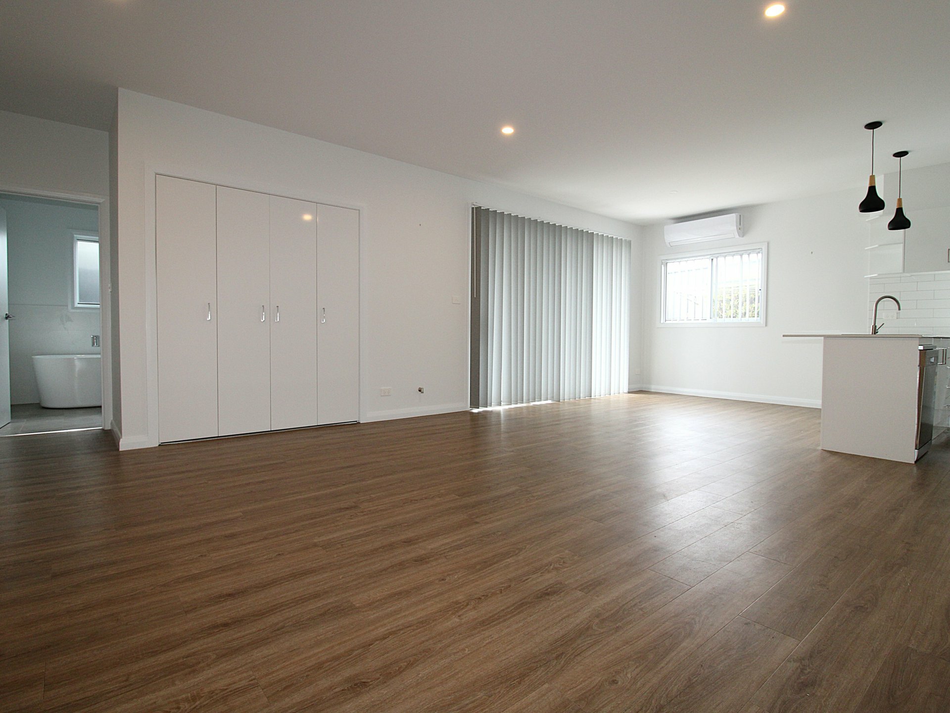 5/2 McMahons Road — photo 10 of 12