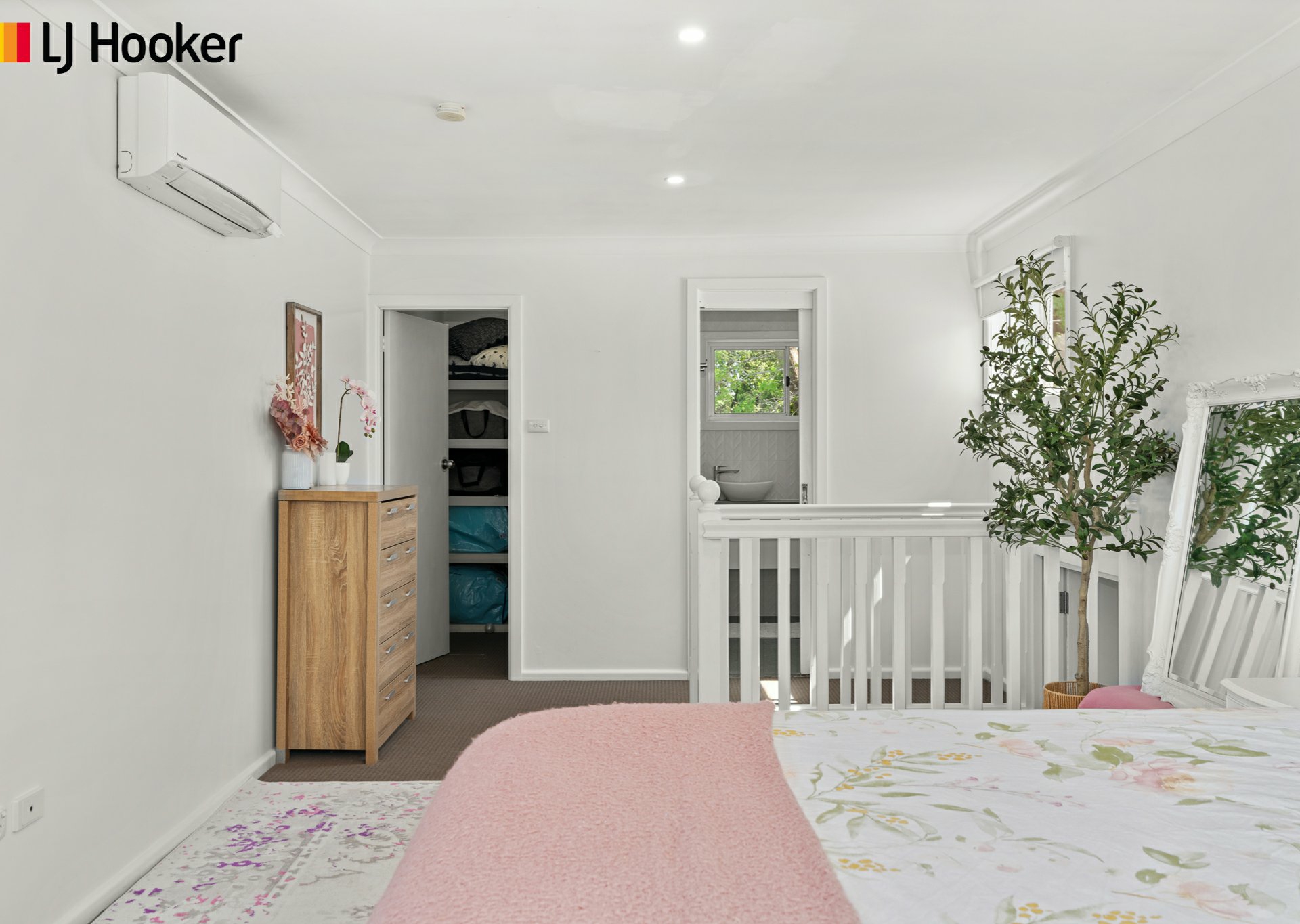 27 Brinawarr Street — photo 6 of 24