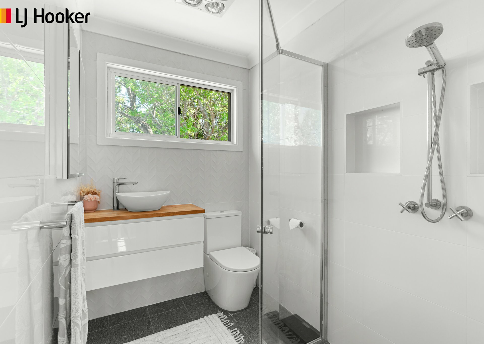 27 Brinawarr Street — photo 7 of 24