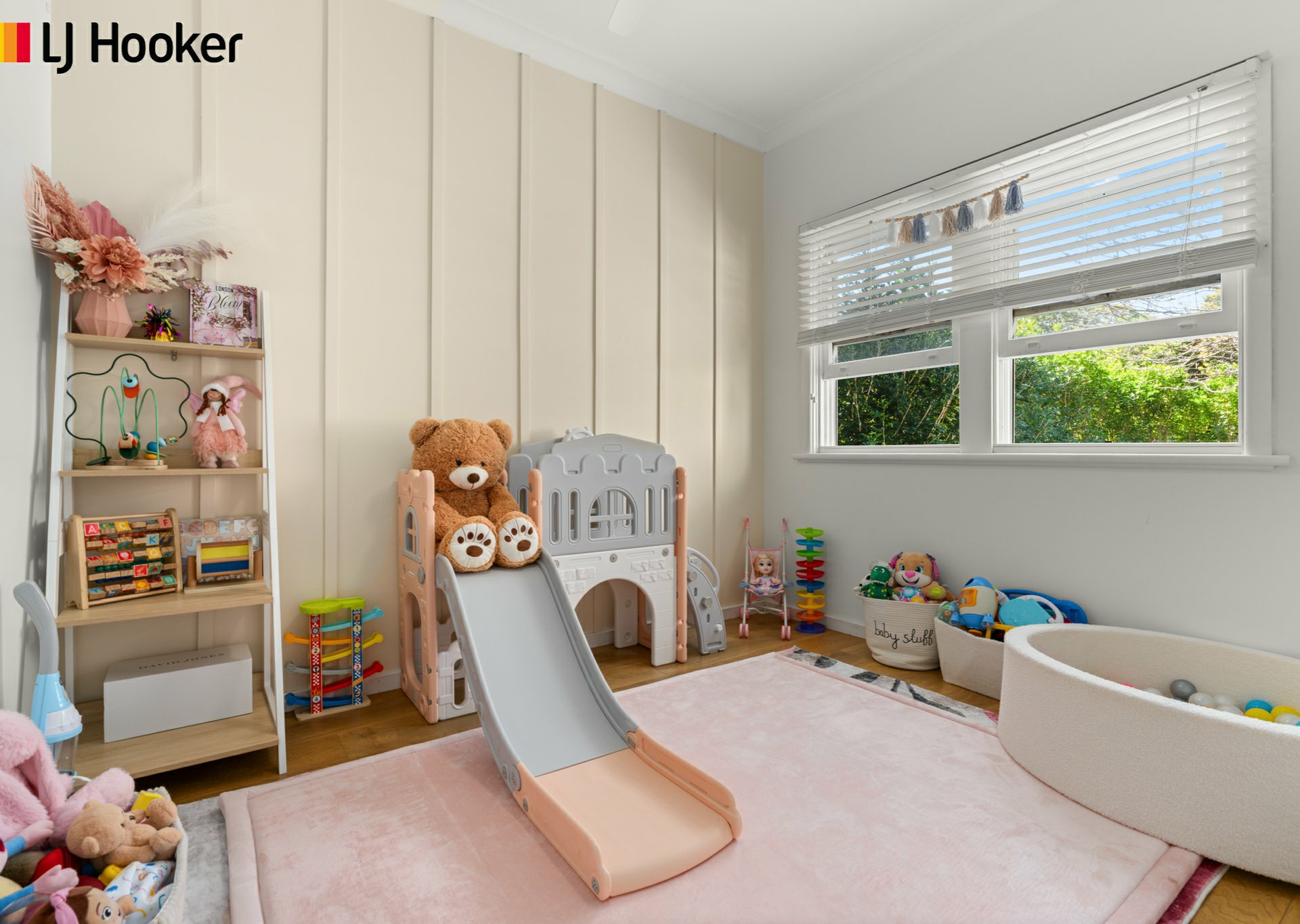 27 Brinawarr Street — photo 9 of 24