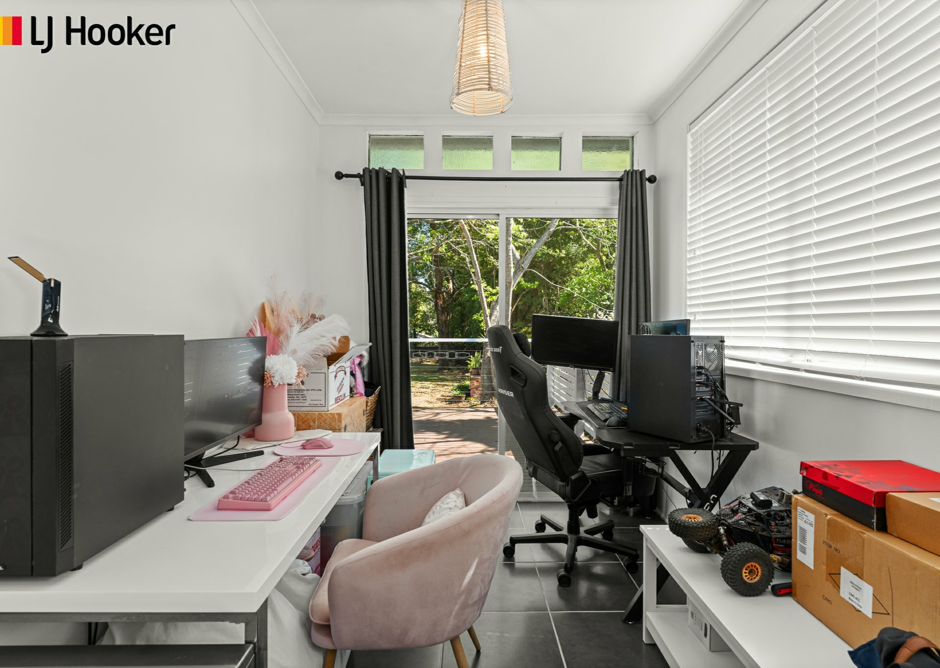 27 Brinawarr Street — photo 11 of 24