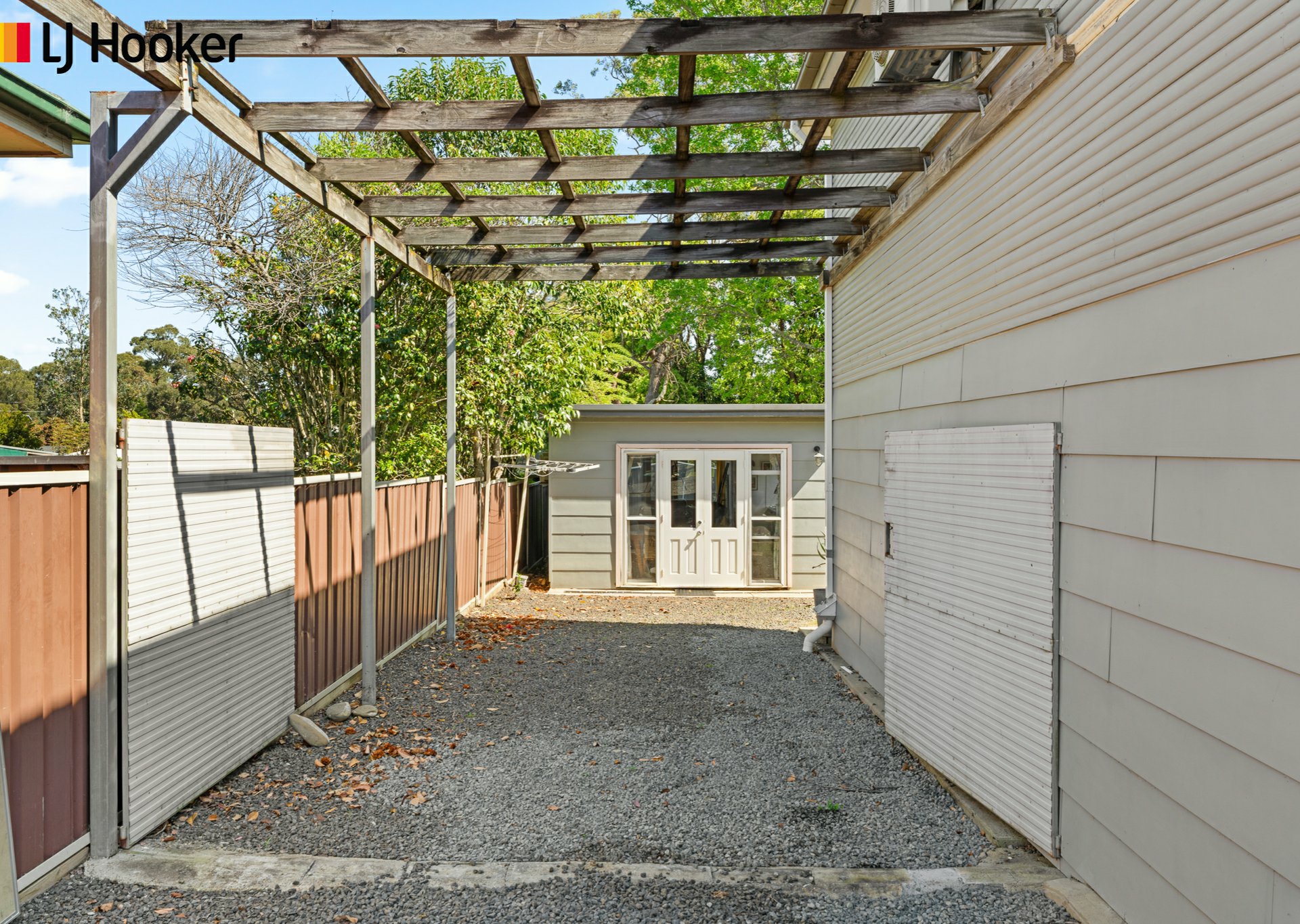27 Brinawarr Street — photo 20 of 24
