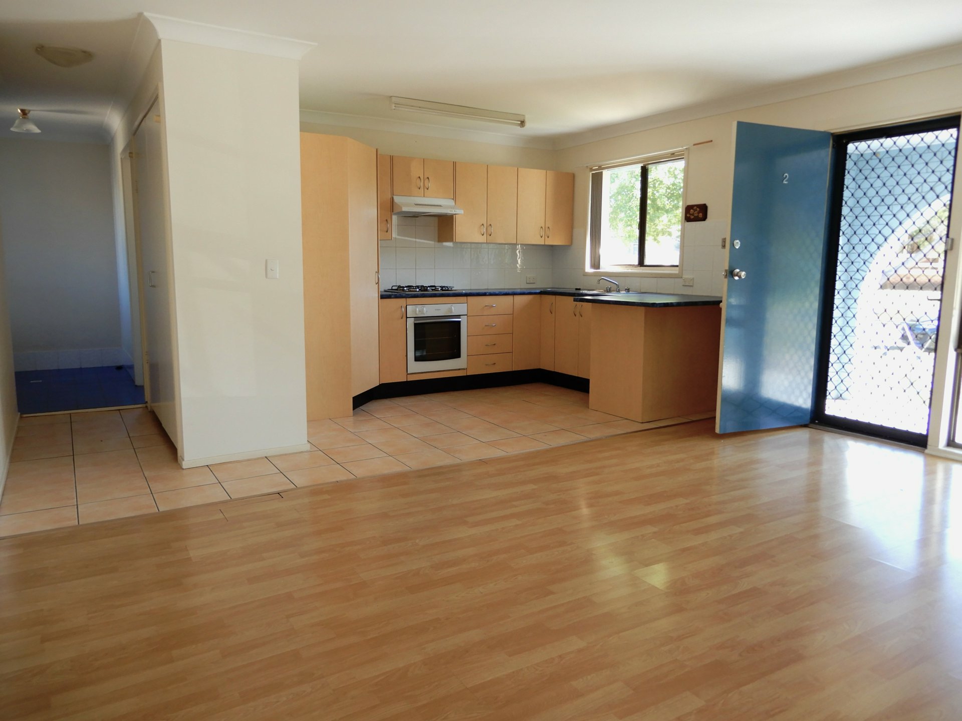 2/67 Albert Street — photo 3 of 8